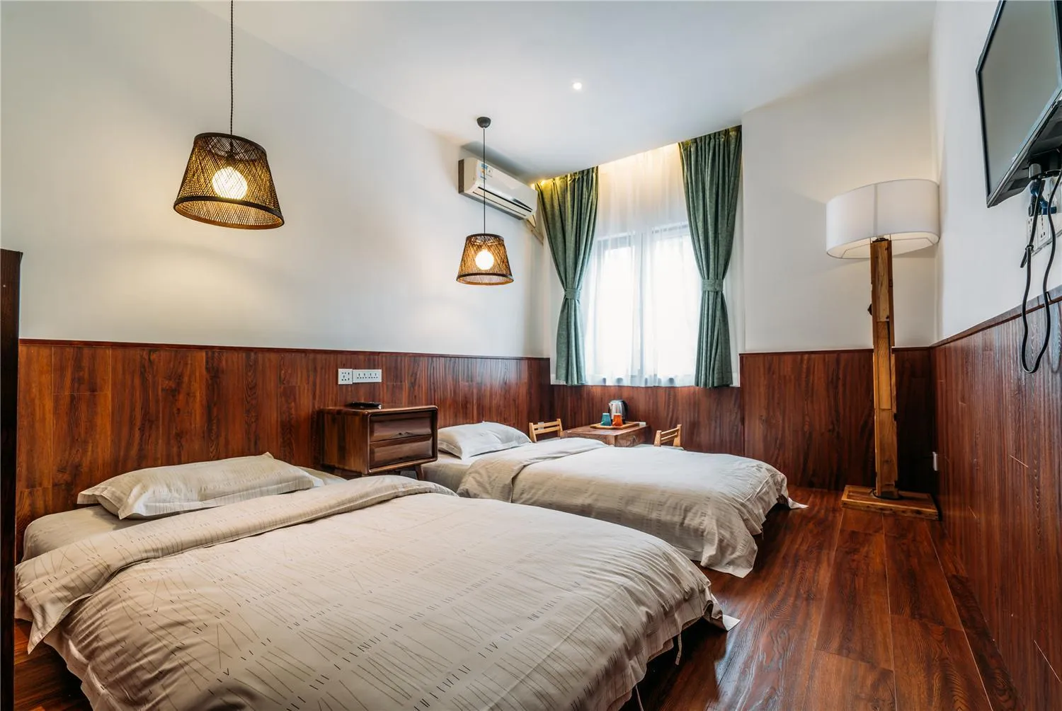 Photo of the whole room, Bed in Chengdu Flipflop Hostel Poshpacker (Chunxi Road Metro Station)