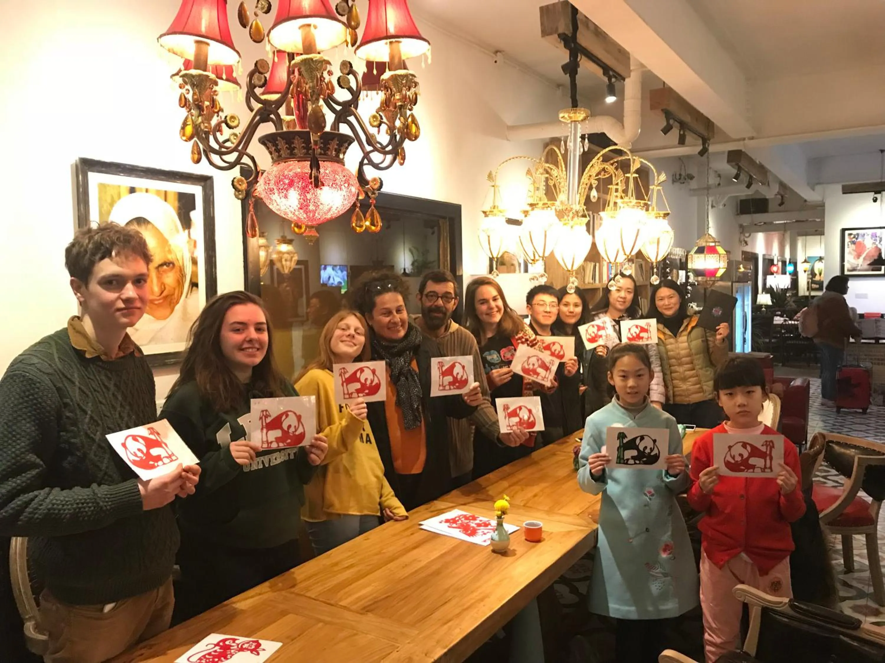 Evening entertainment in Chengdu Flipflop Hostel Poshpacker (Chunxi Road Metro Station)
