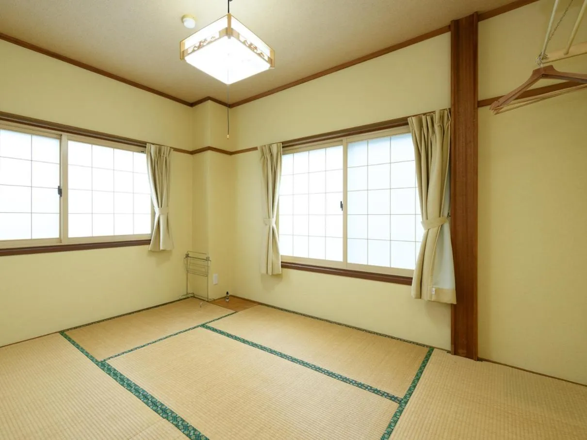 Photo of the whole room in Tabataya