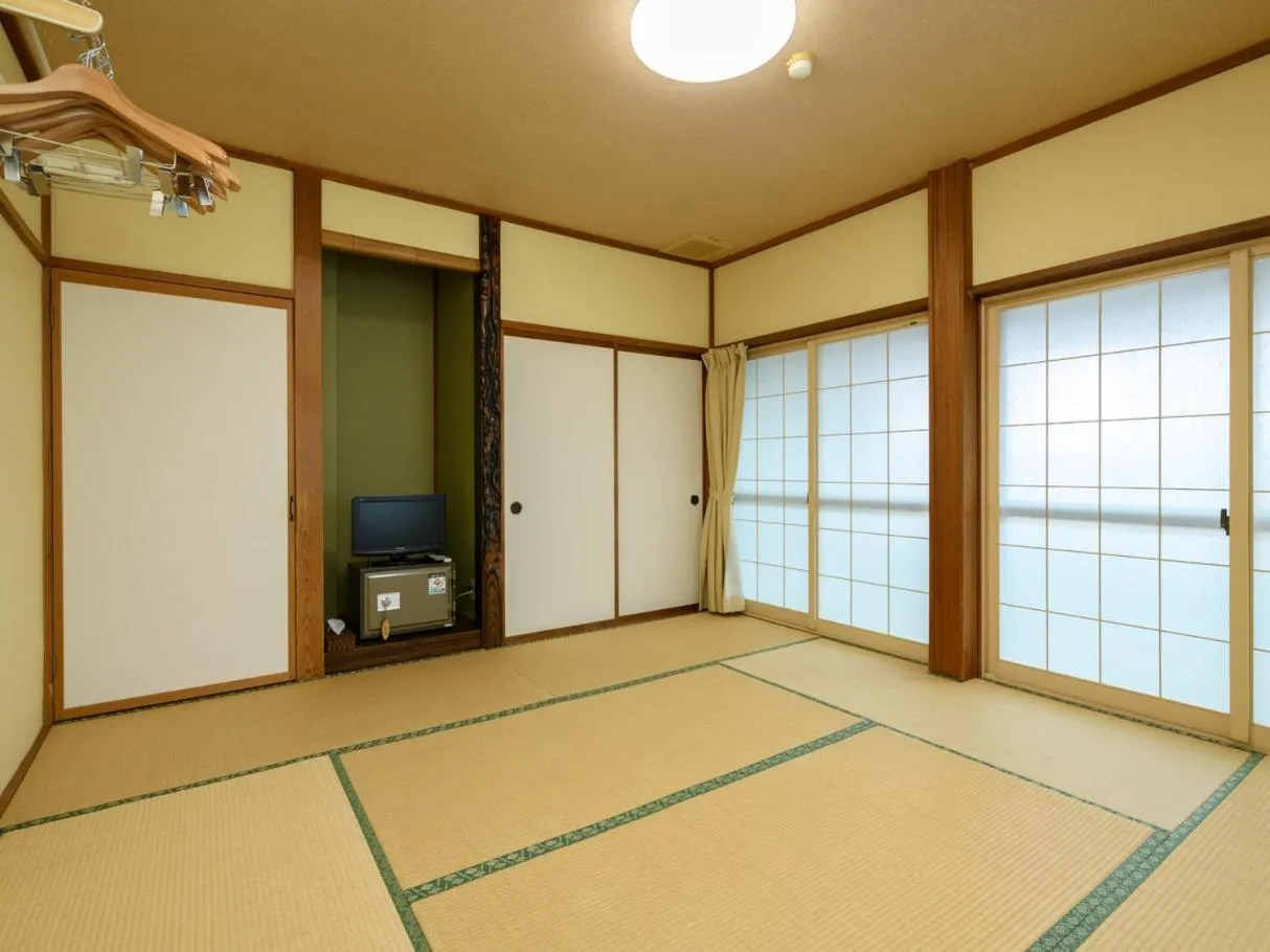 Photo of the whole room in Tabataya