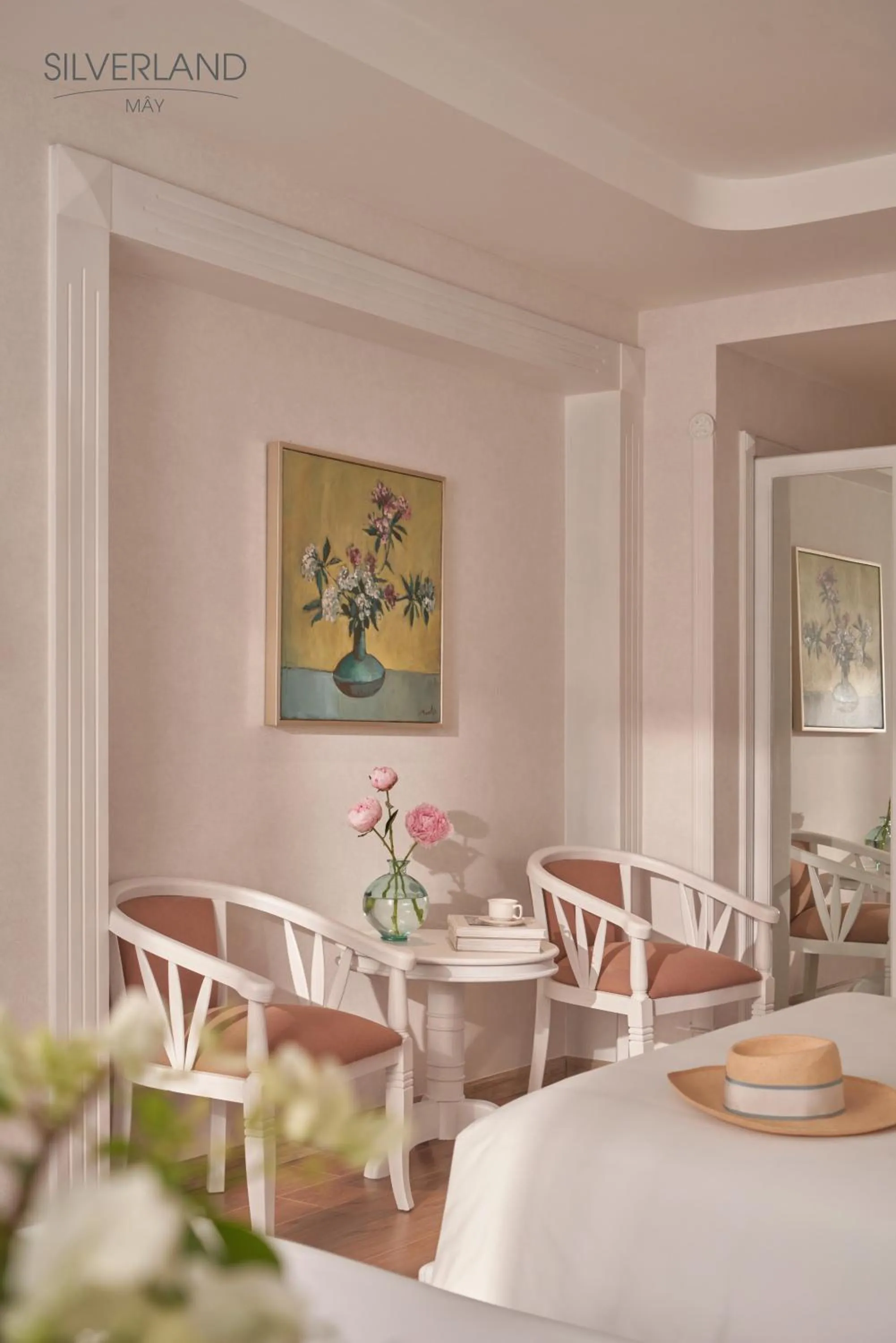 Seating area in Silverland Mây Hotel