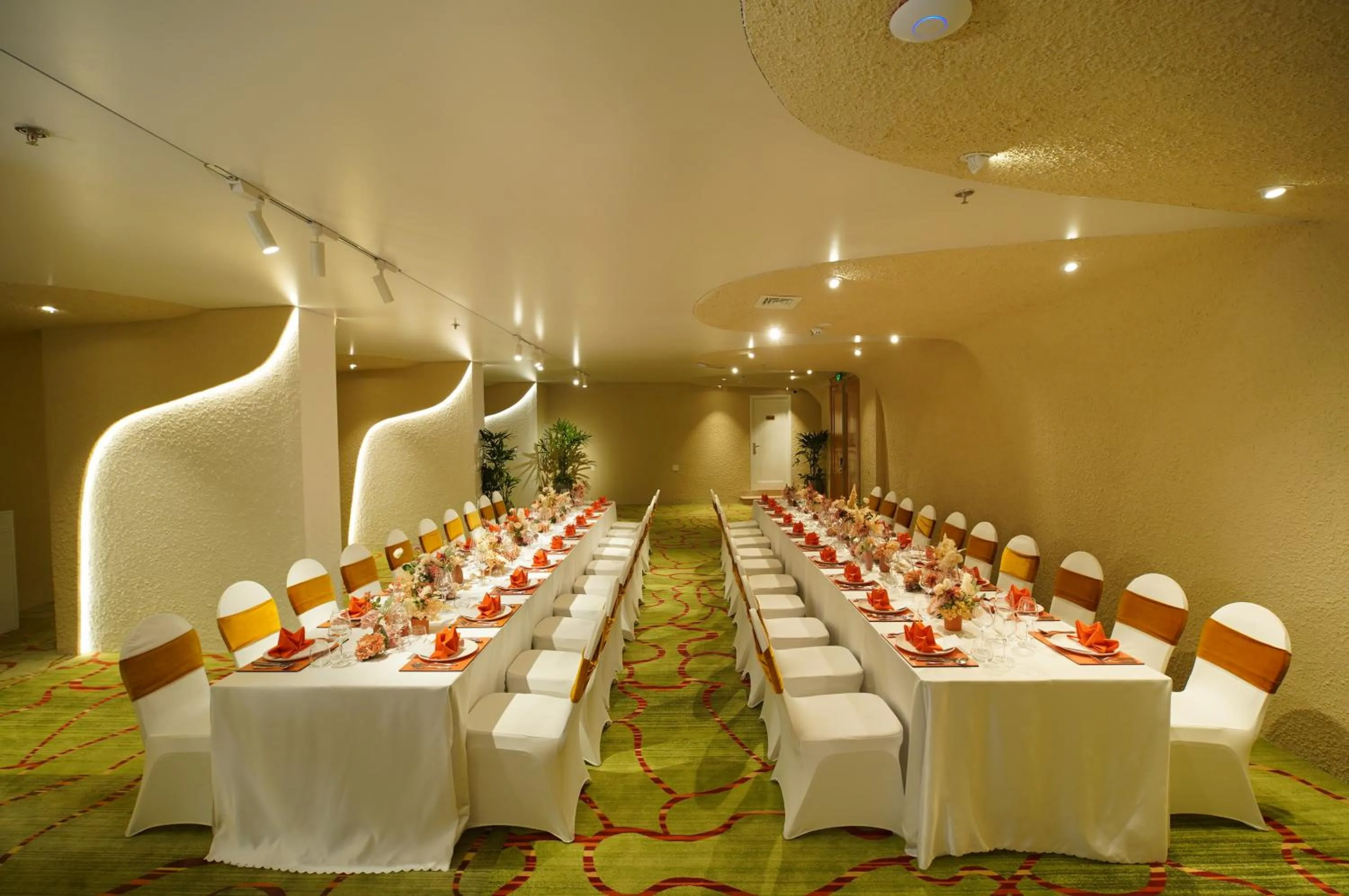 Meeting/conference room in Silverland Mây Hotel