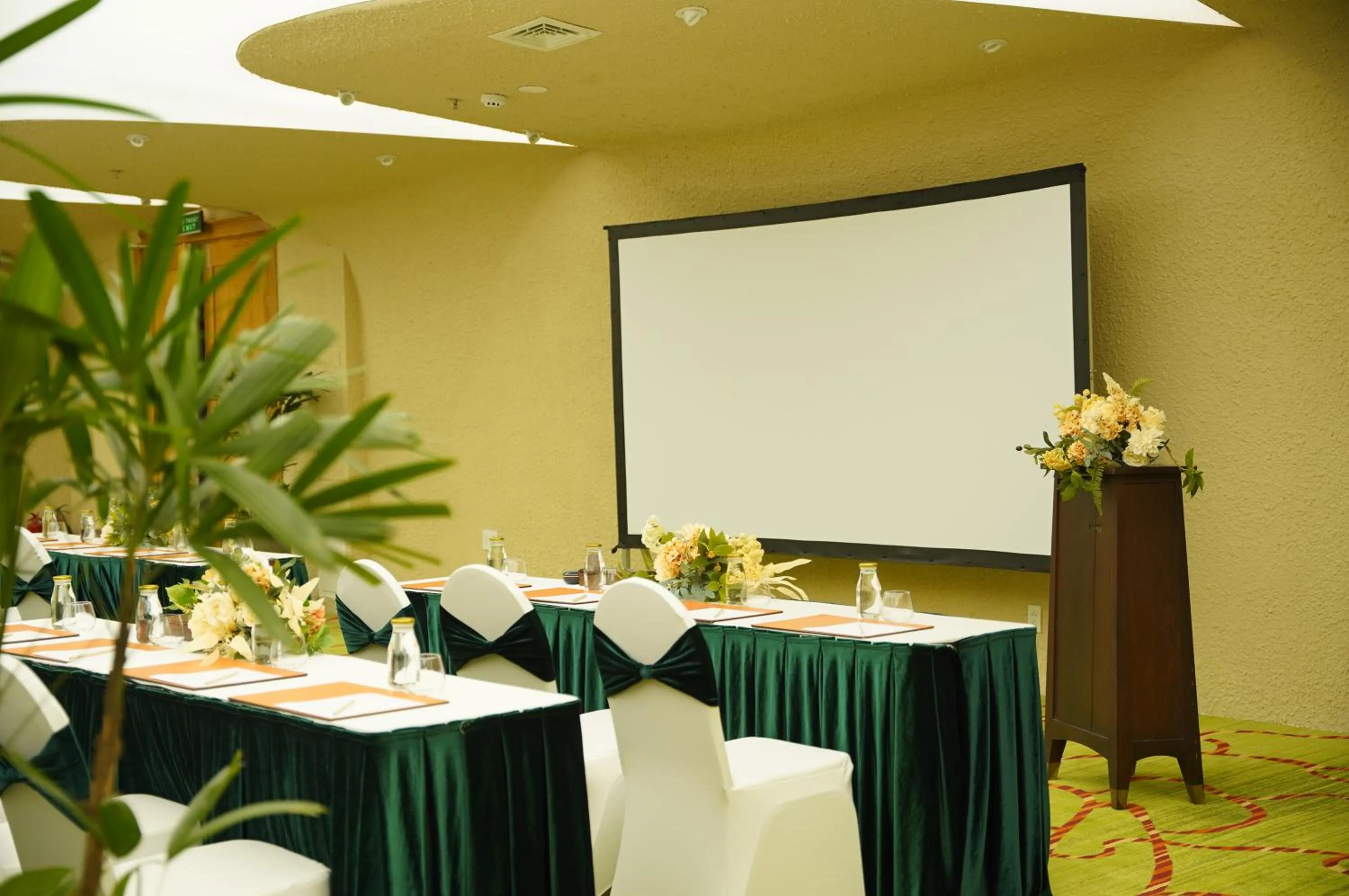 Meeting/conference room in Silverland Mây Hotel