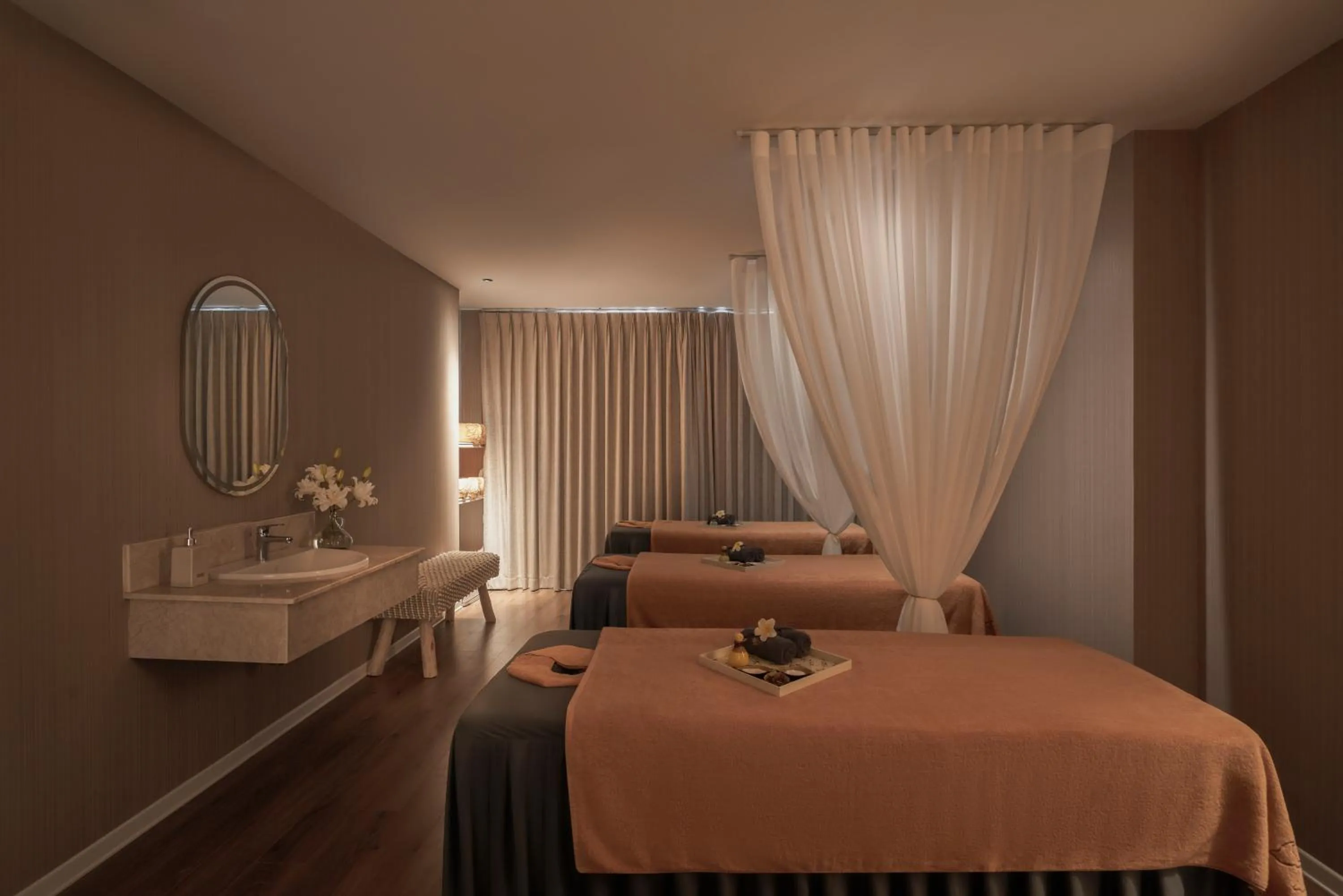 Spa and wellness centre/facilities, Bed in Silverland Mây Hotel