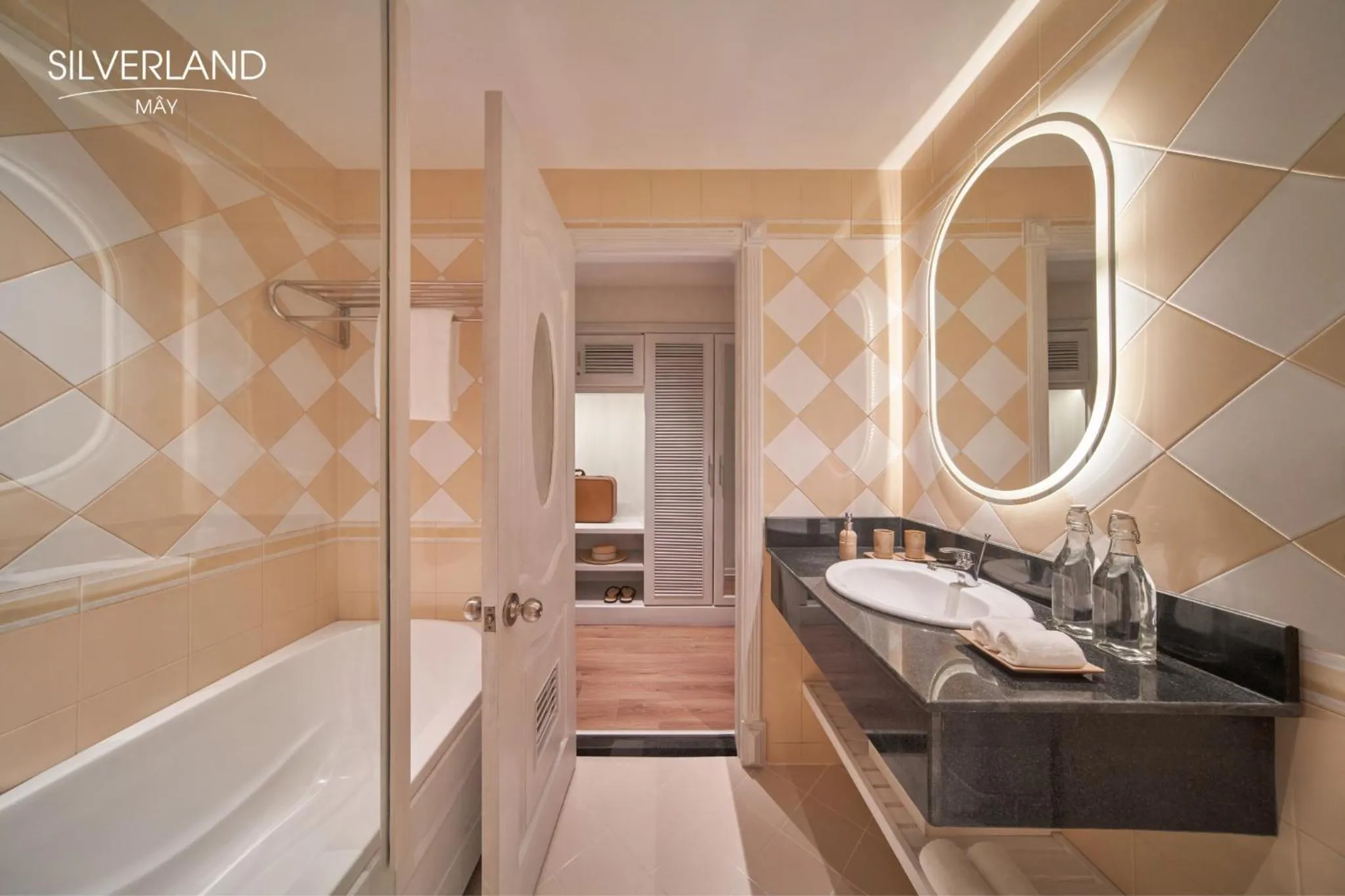 Bath in Silverland Mây Hotel