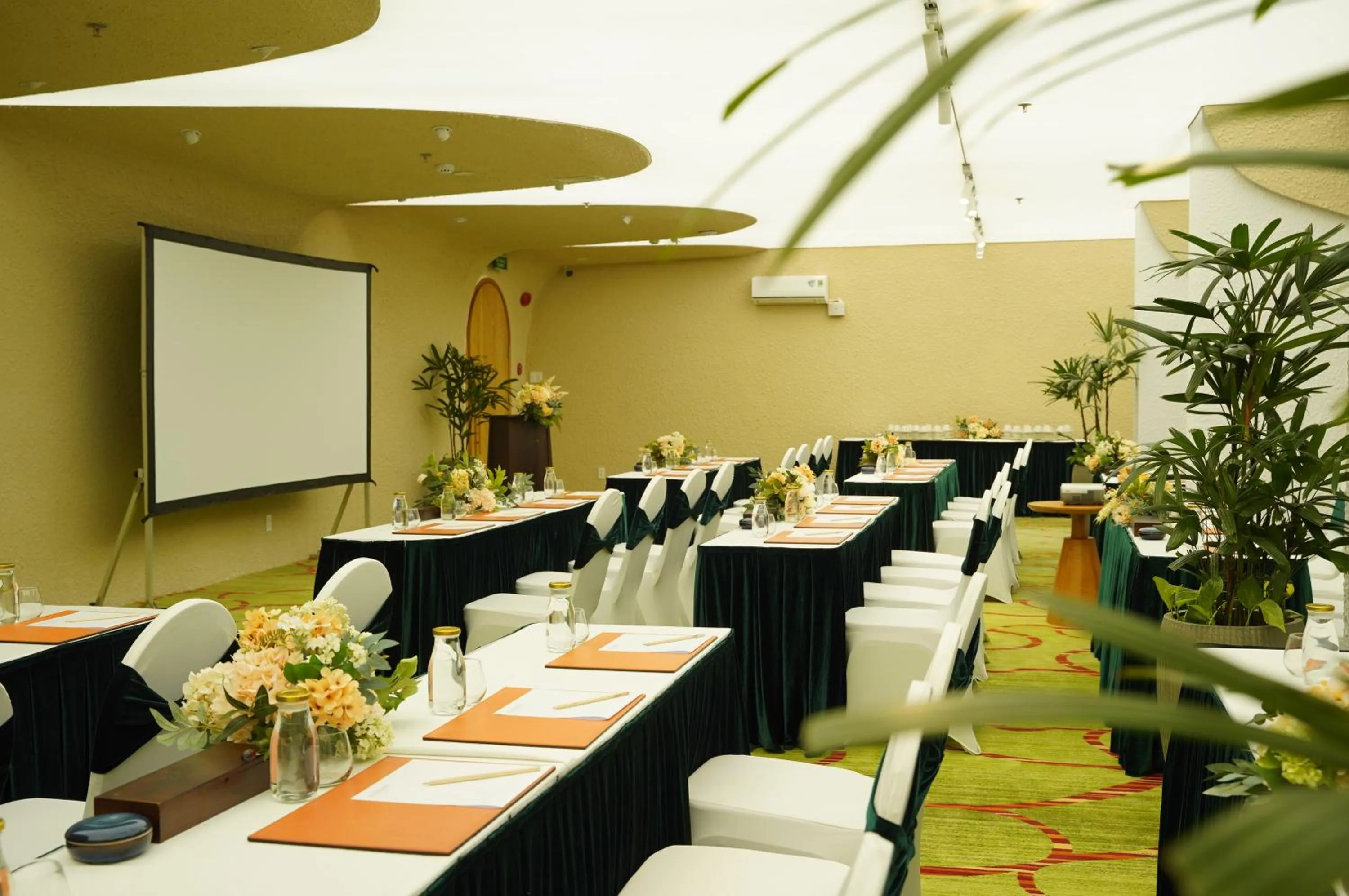 Banquet/Function facilities in Silverland Mây Hotel