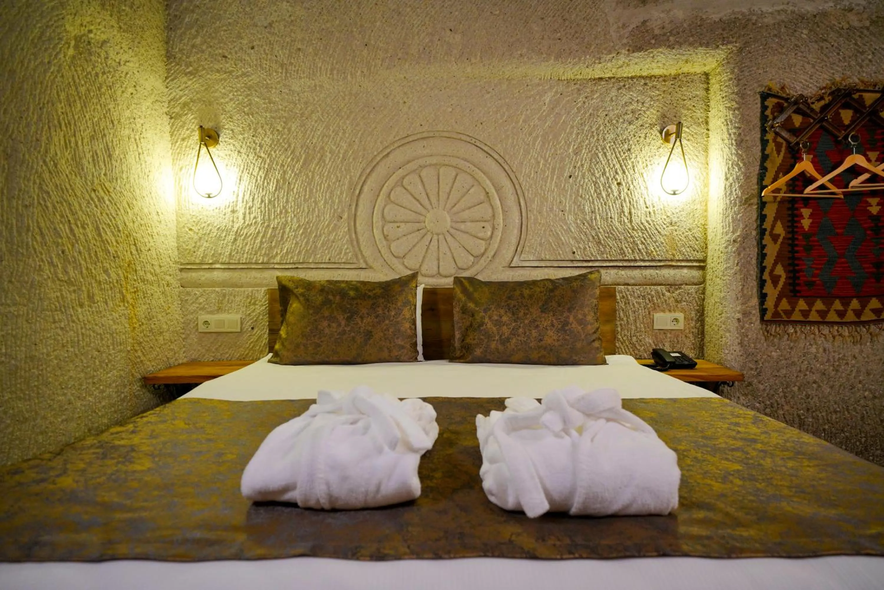 Bed in Cave Hotel Saksagan