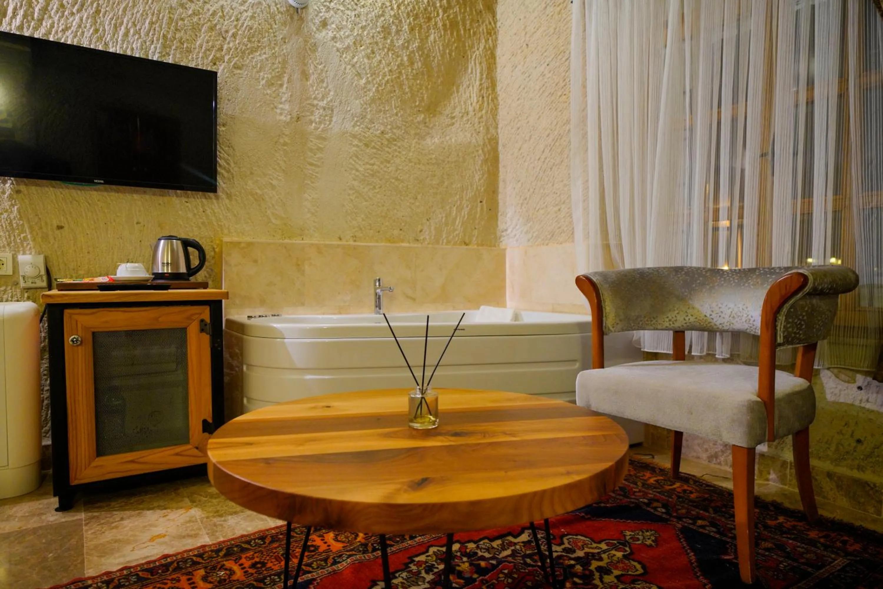 TV and multimedia in Cave Hotel Saksagan