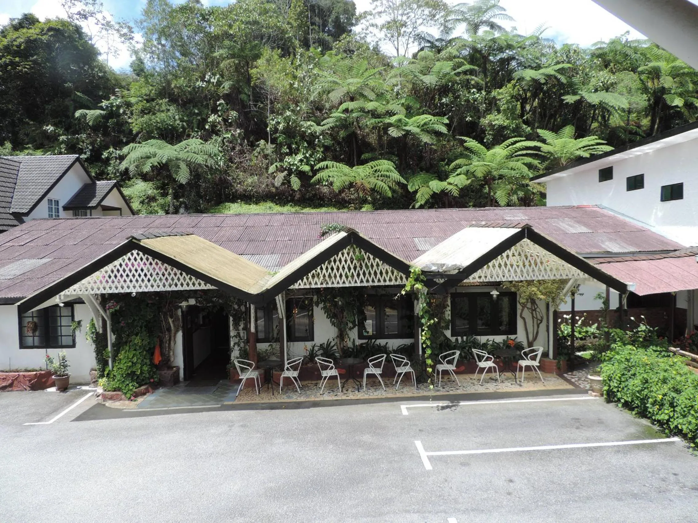Property building in Cameronian Inn