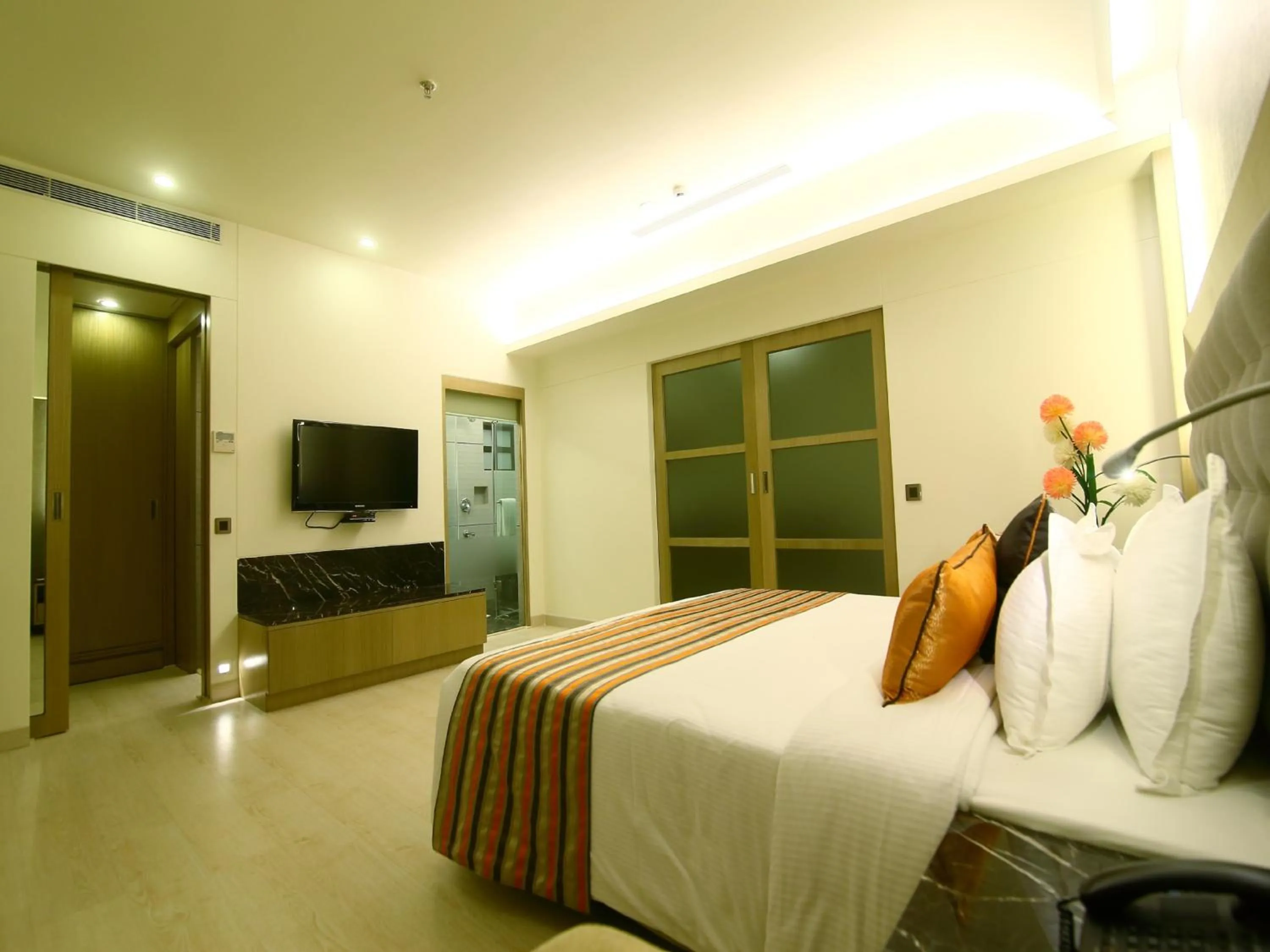 Photo of the whole room, Bed in The Sonnet Jamshedpur