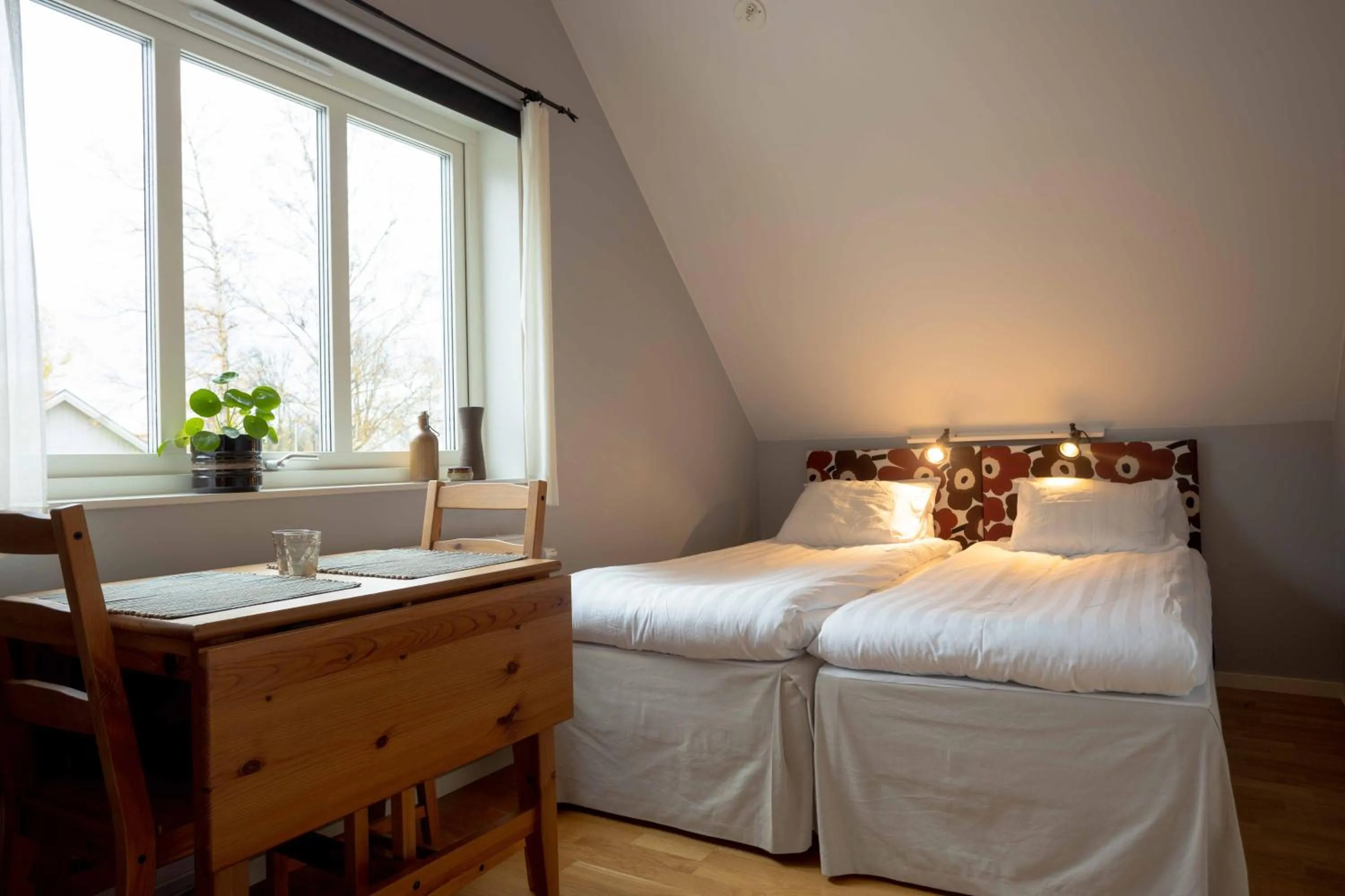 Dining area, Bed in Ljungs Fem Rum