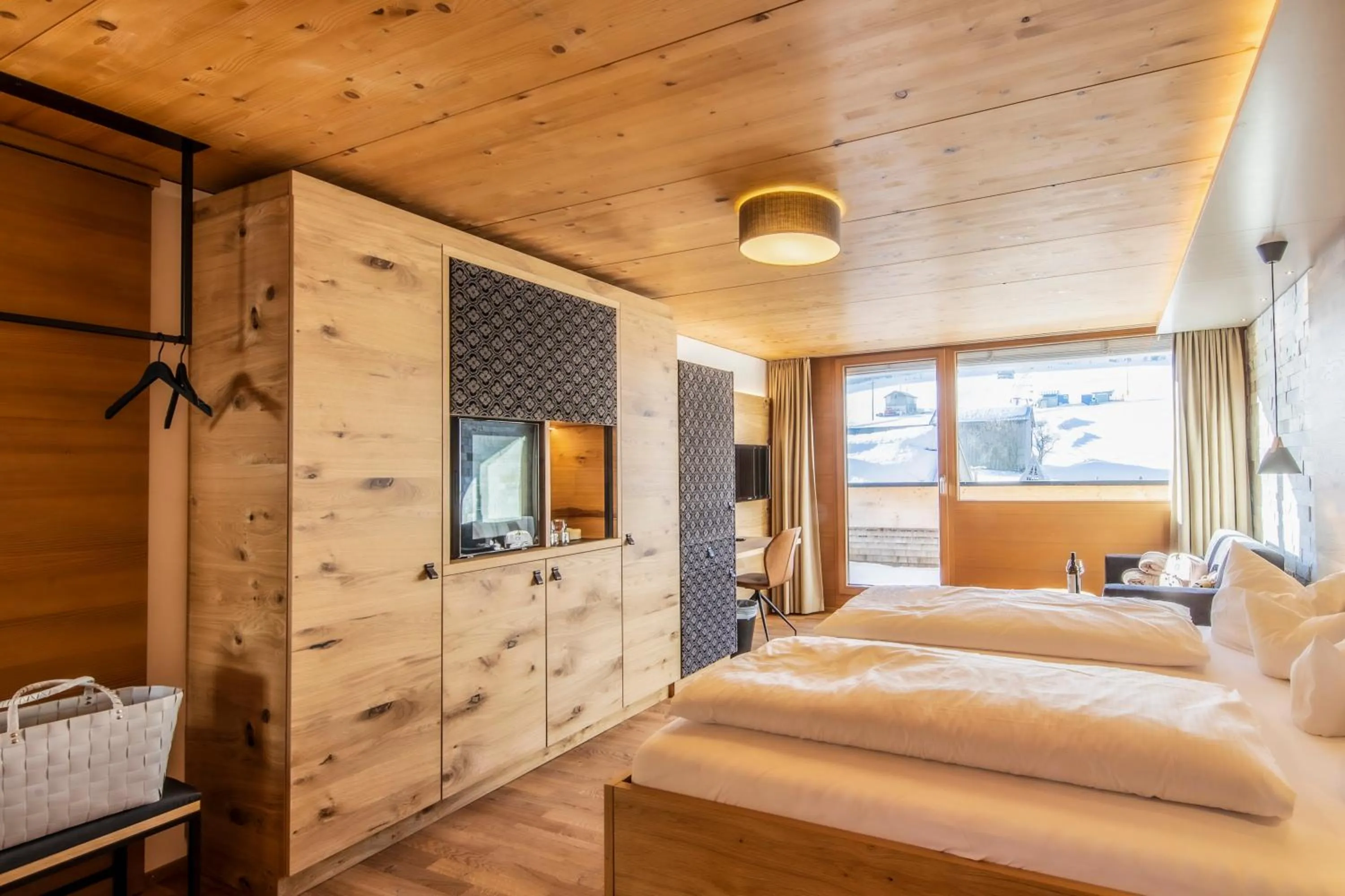 Bedroom, Bed in Alpen Hotel Post