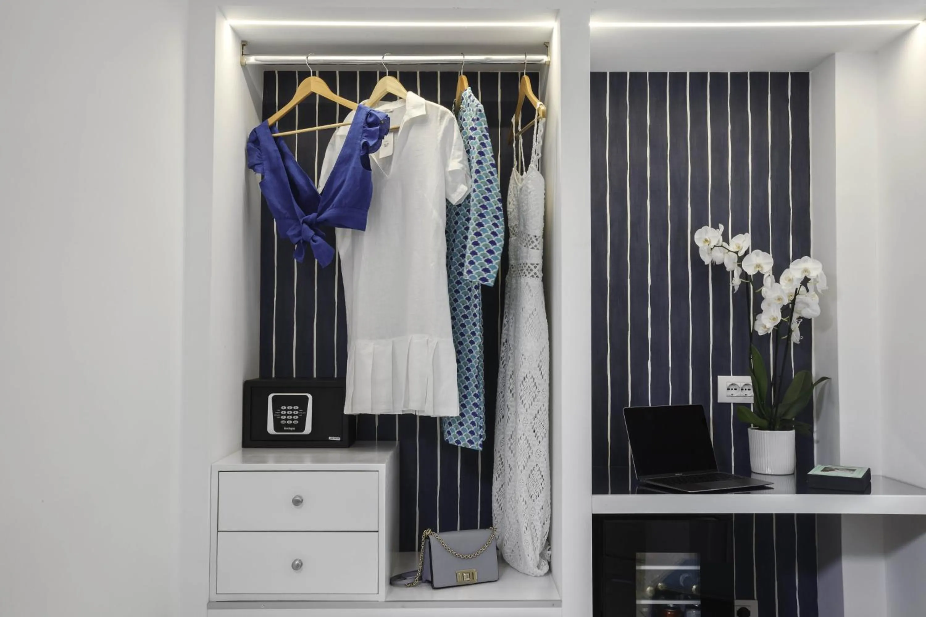 wardrobe in Relais 2 Pini