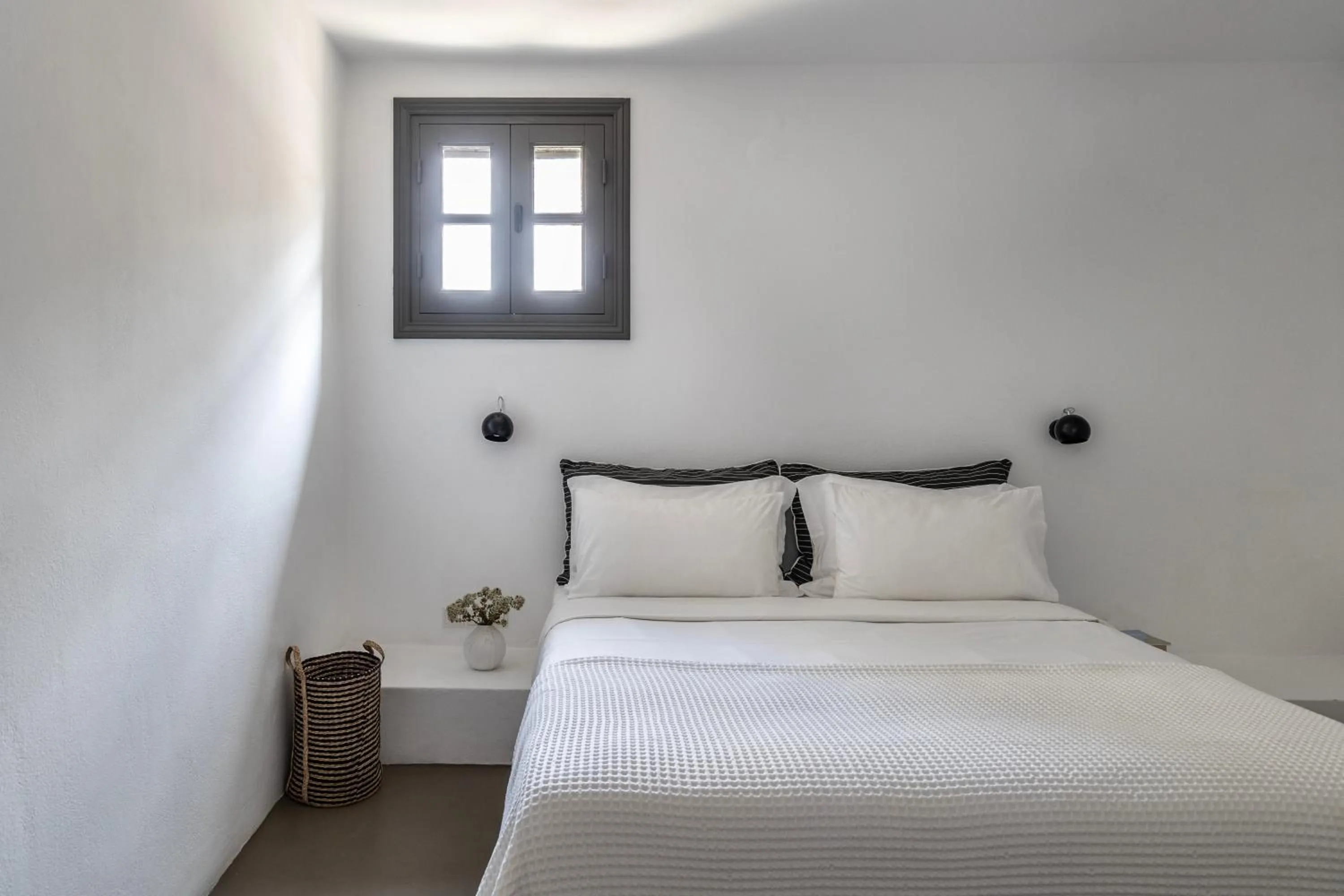 Bed in Acron Villas Paros