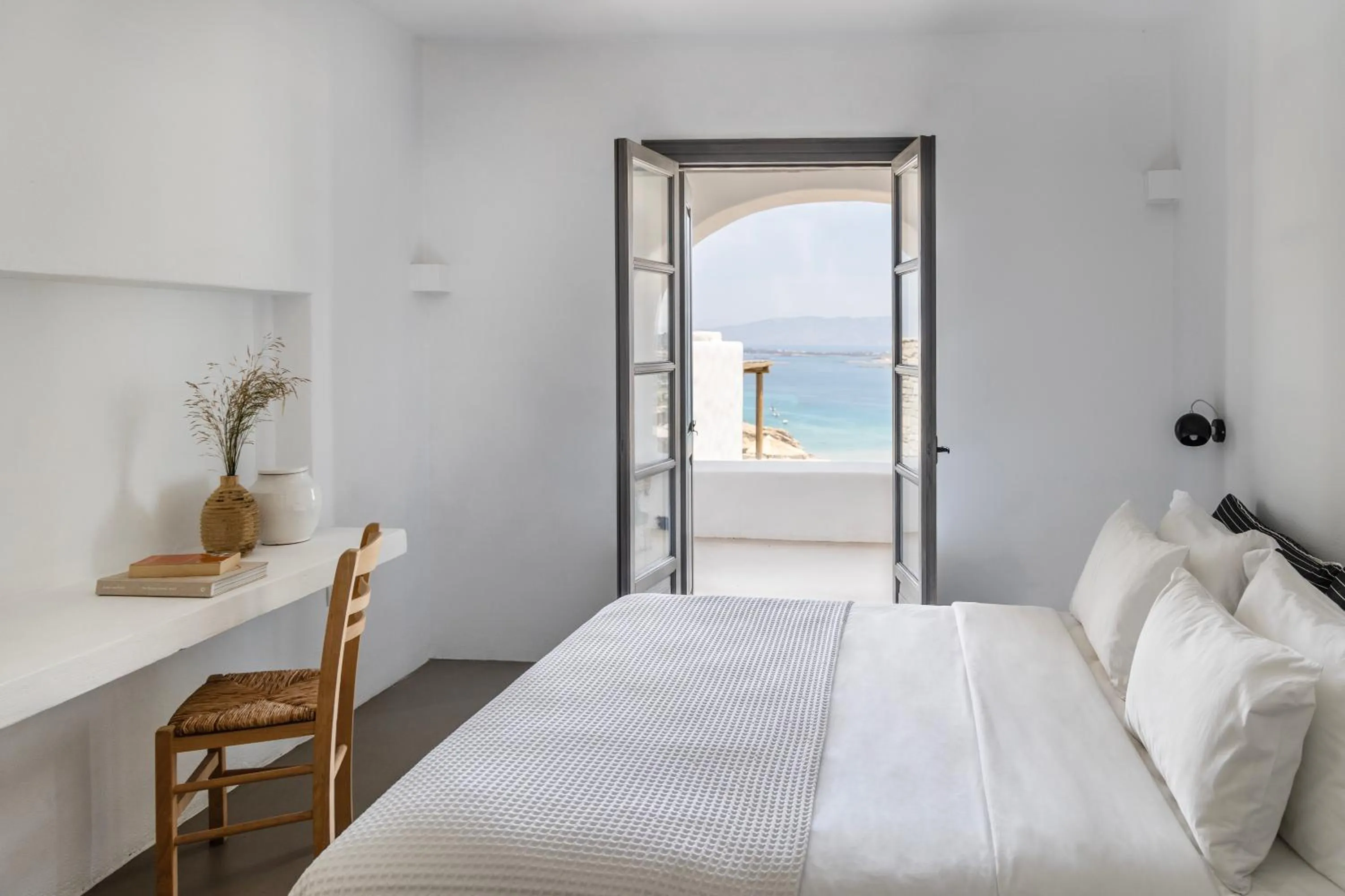 Azure - 5 Bedroom Villa Sea View Private Pool in Acron Villas Paros