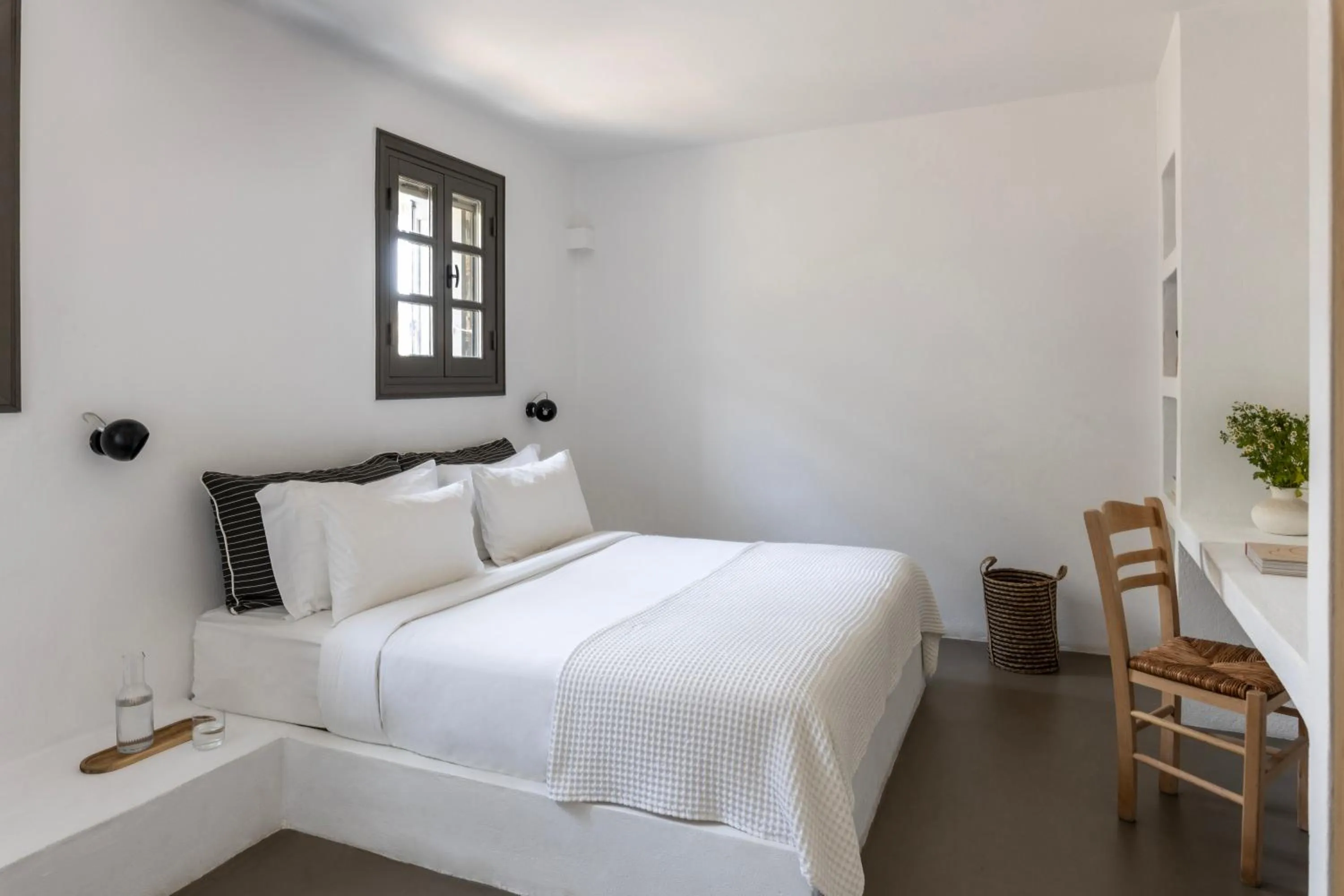 Bed in Acron Villas Paros