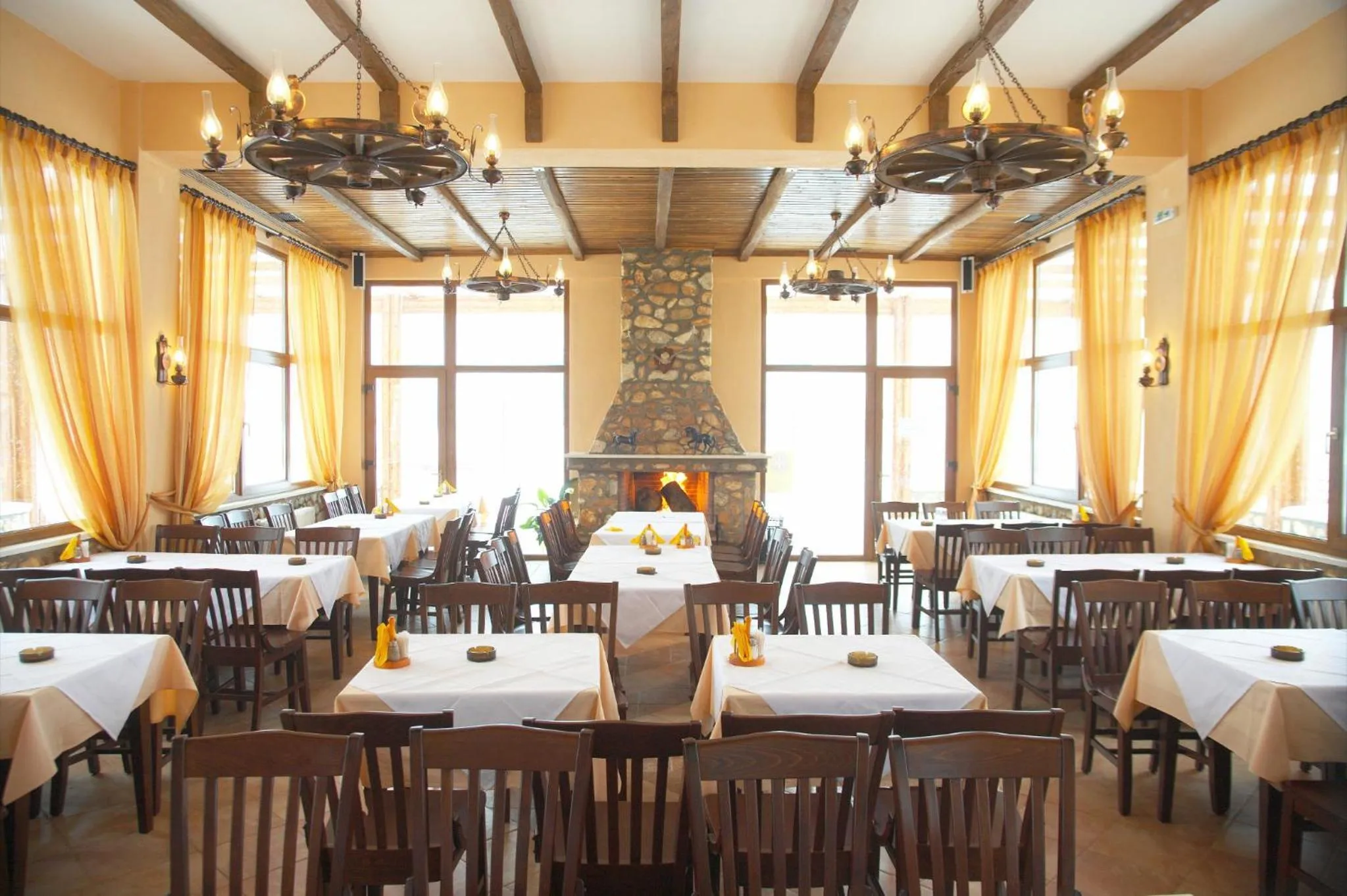 Restaurant/places to eat in Hotel Kapsalis