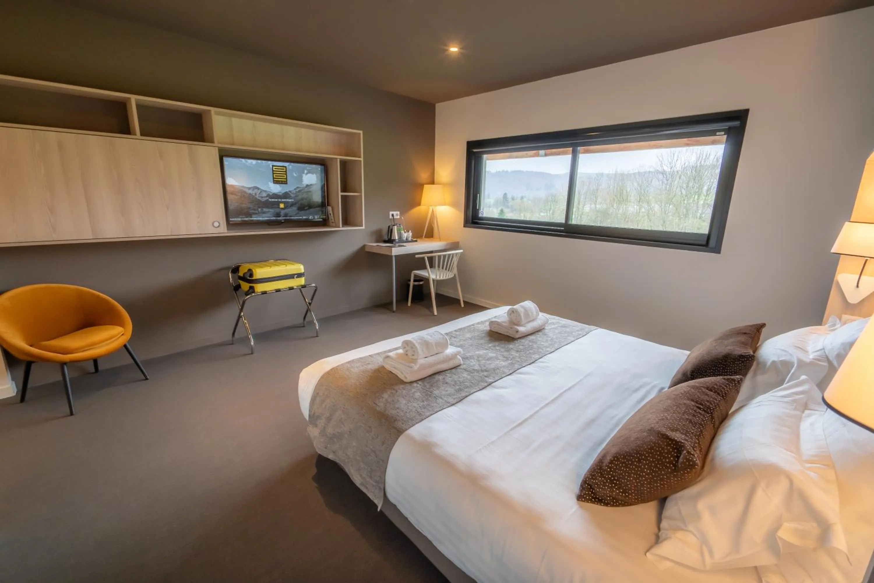 Photo of the whole room, Bed in Mildiss Hotel Spa & Restaurant, BW Signature Collection