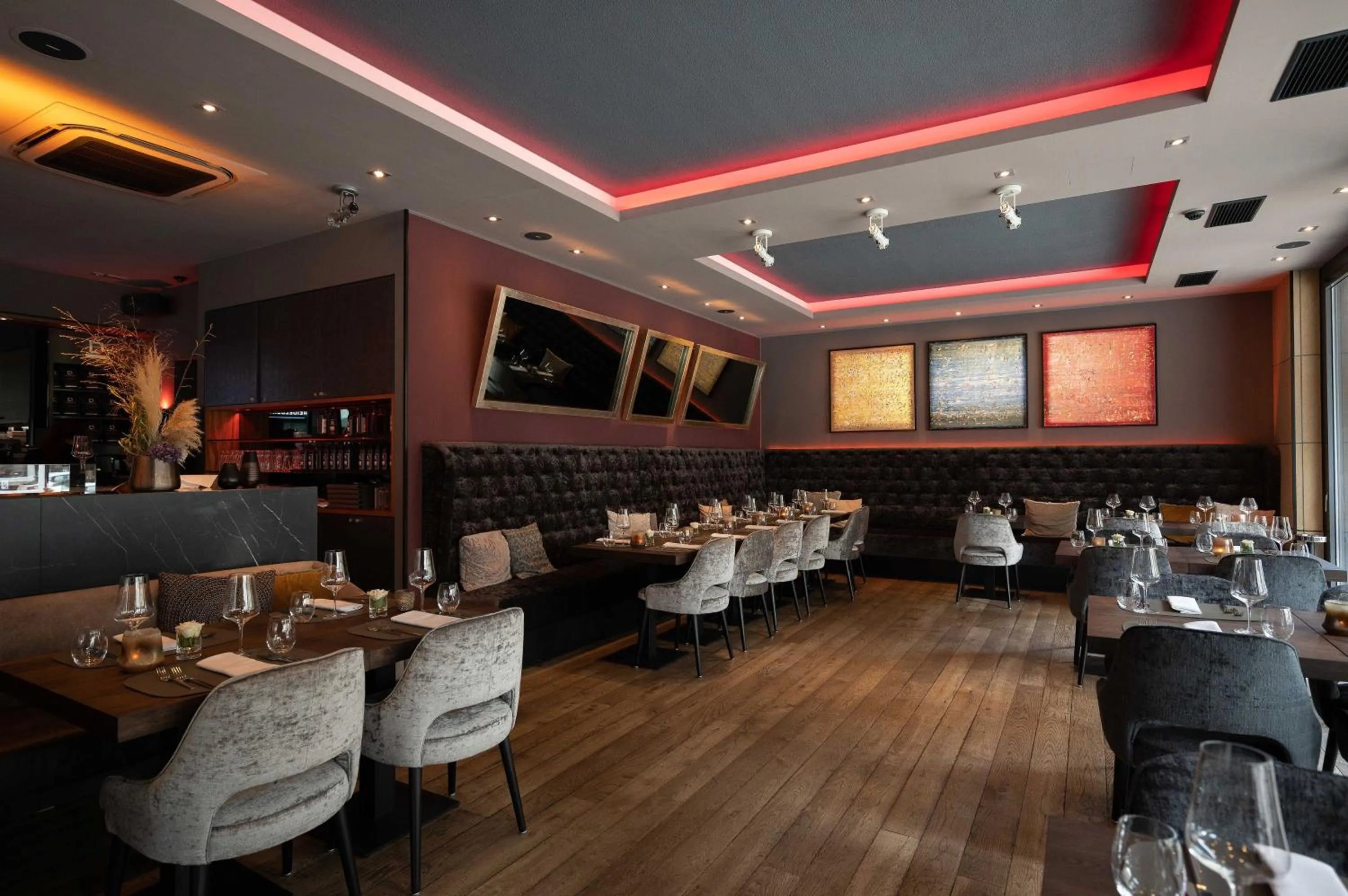 Restaurant/places to eat in Qube Hotel Bergheim