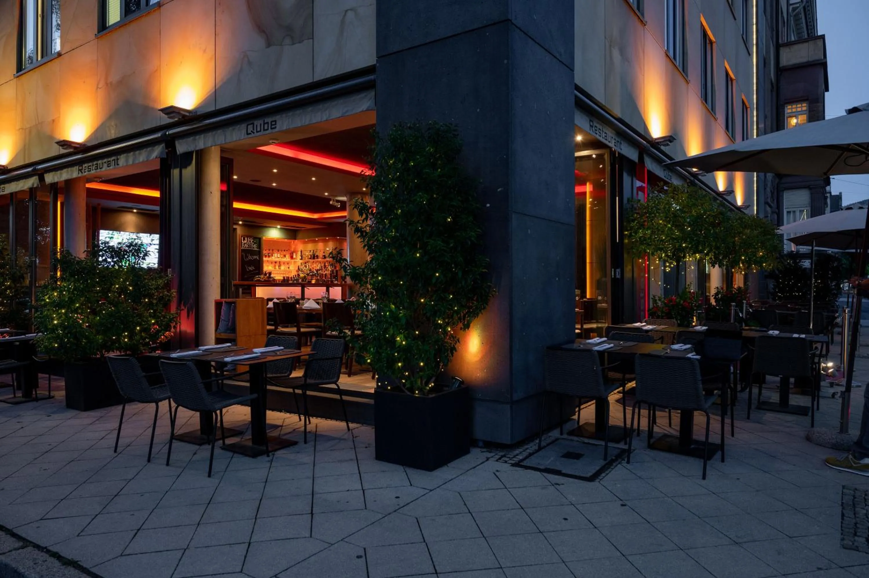 Restaurant/places to eat in Qube Hotel Bergheim