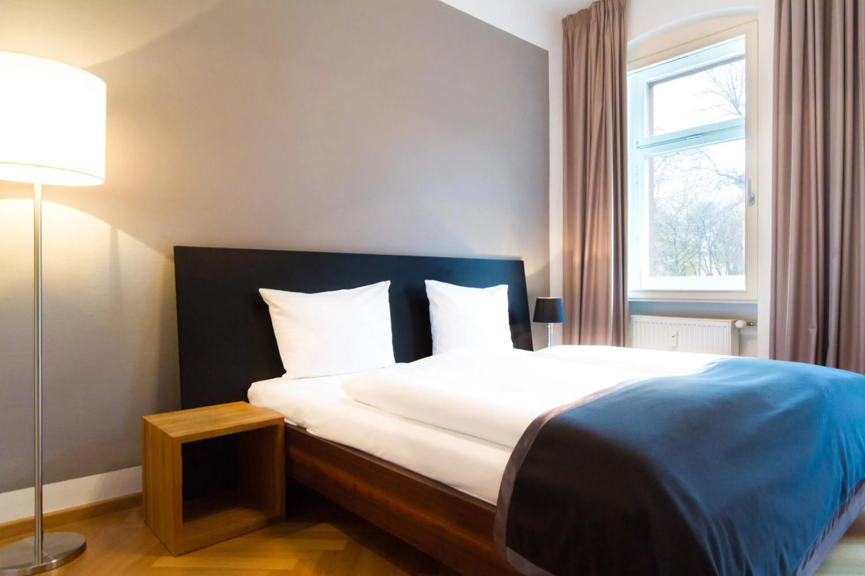 Bedroom, Bed in Qube Hotel Bergheim