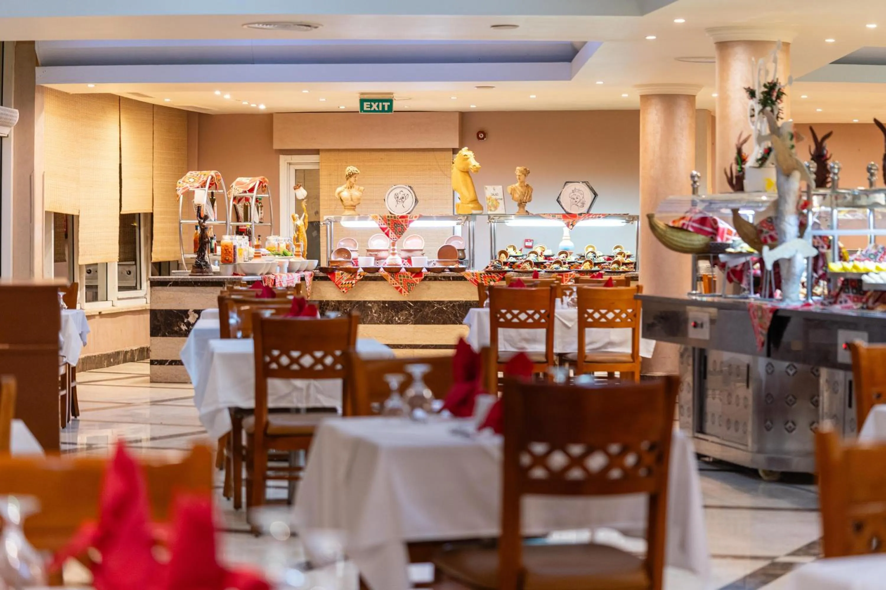 Restaurant/places to eat in Malikia Resort Abu Dabbab