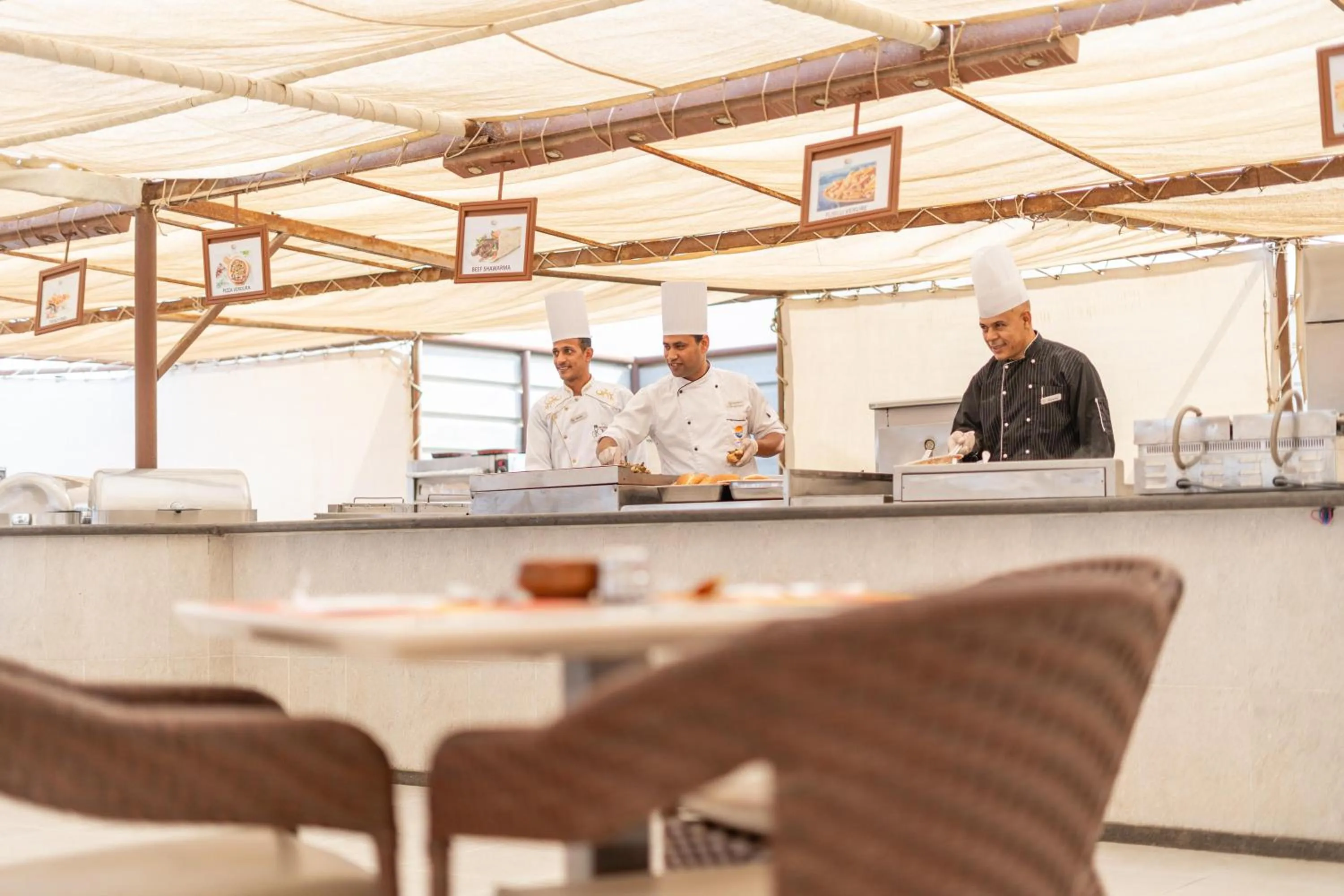 Restaurant/places to eat in Malikia Resort Abu Dabbab