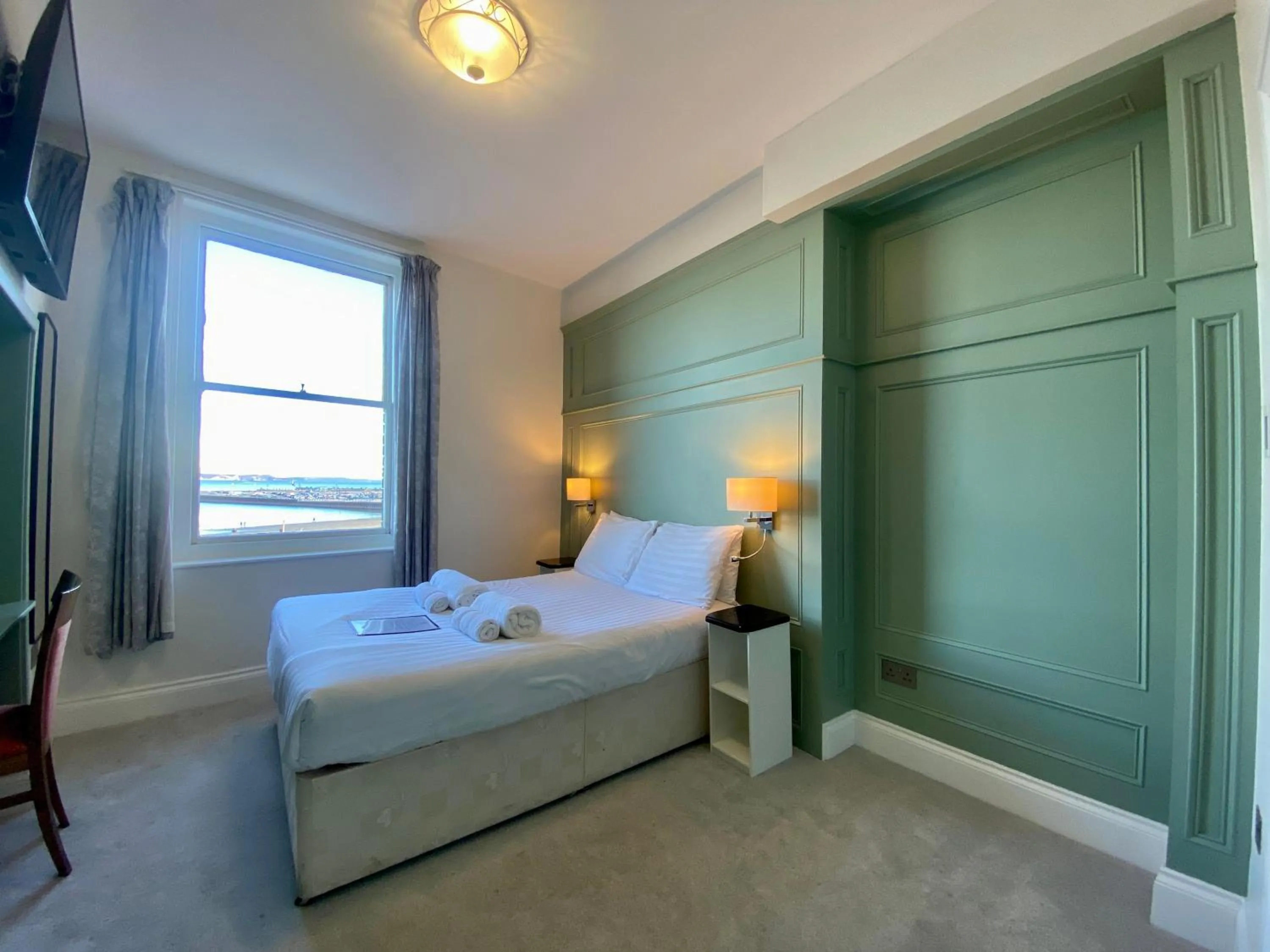 Bed in The Fairhaven Hotel