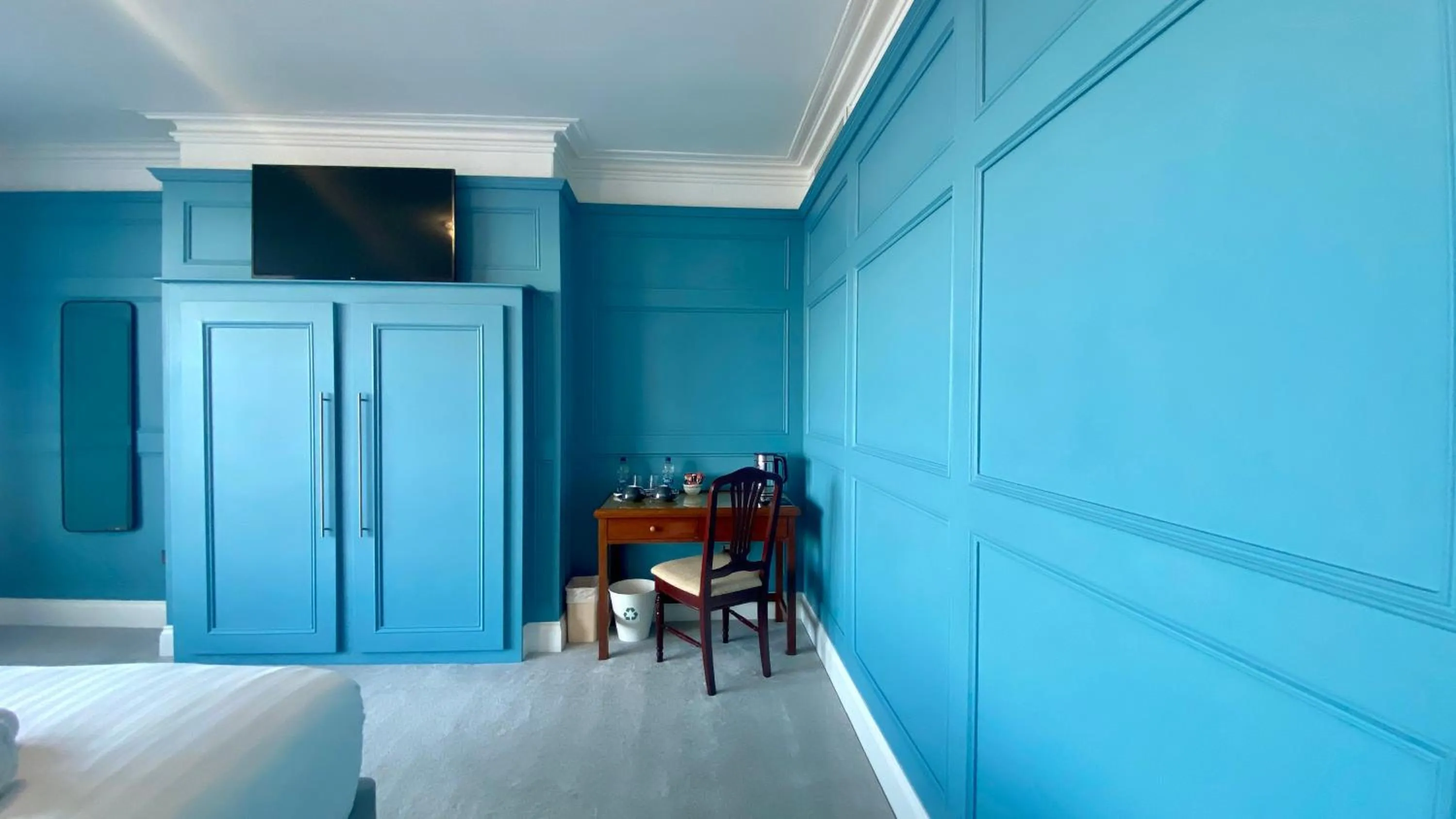 TV and multimedia, Bed in The Fairhaven Hotel