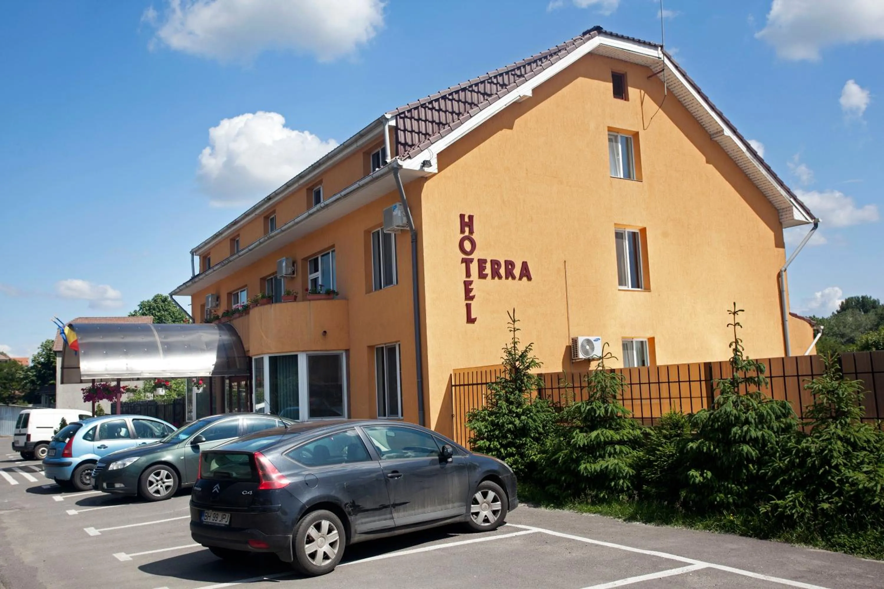 Text overlay in Hotel Terra