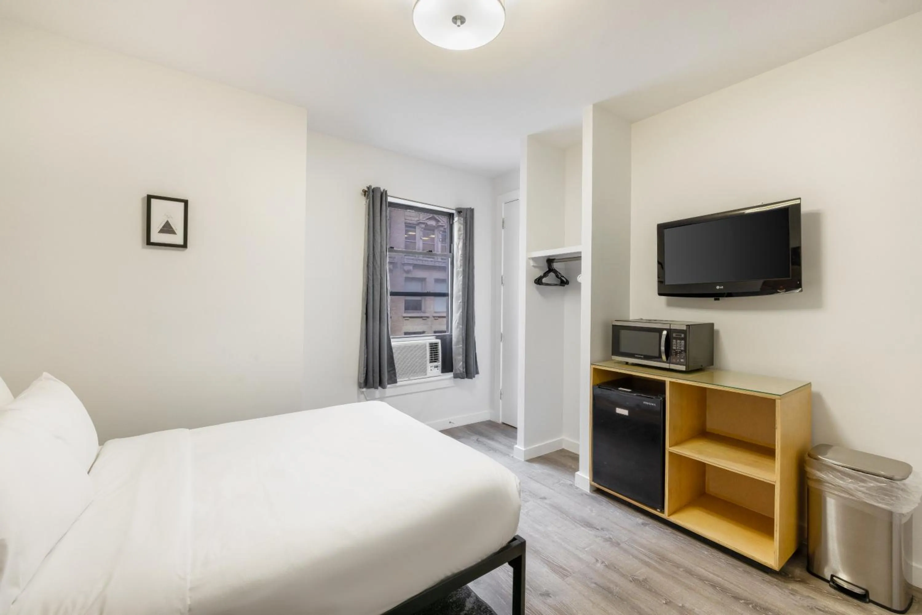 Hotel 27 by LuxUrban