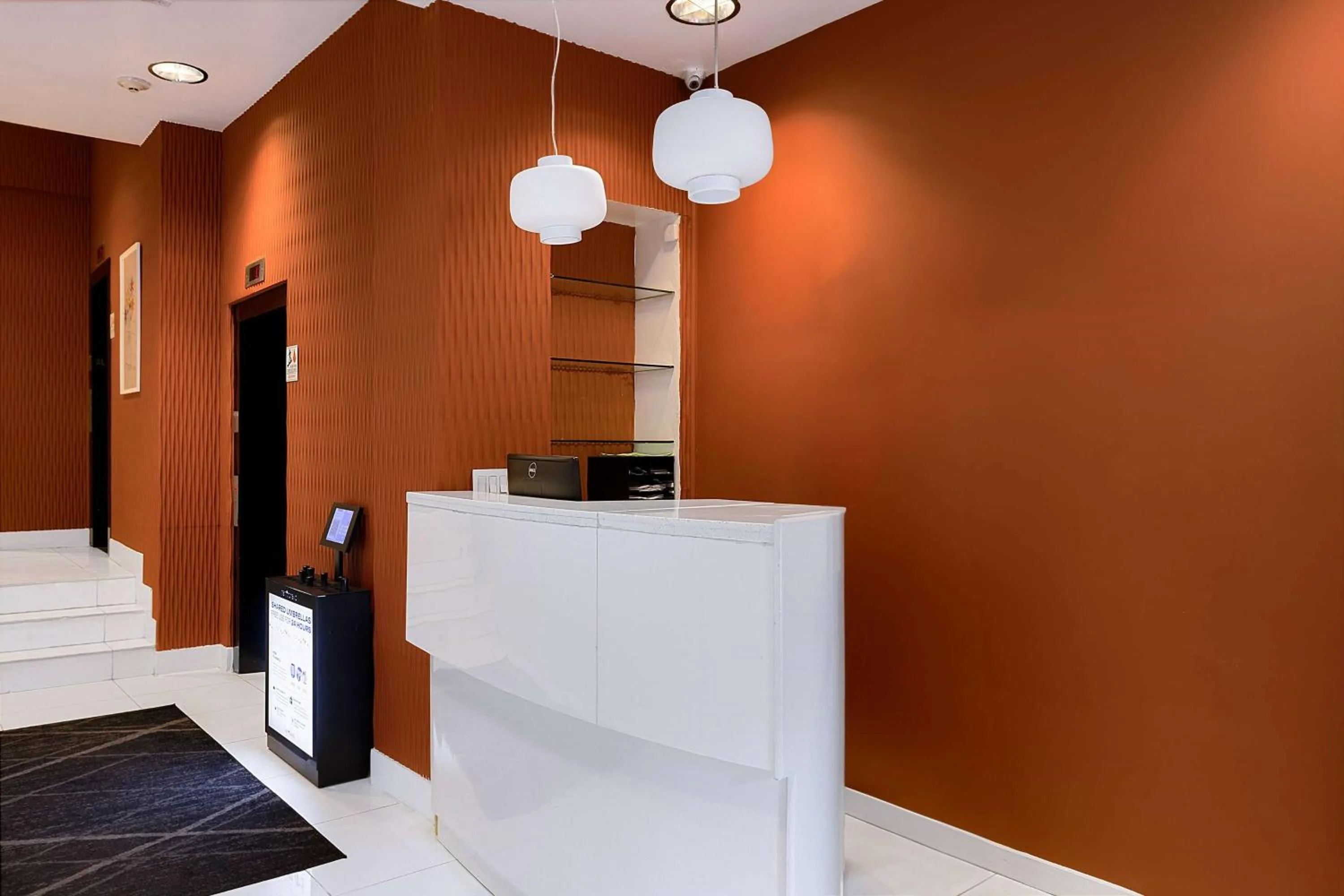 Lobby or reception in Hotel 27 by LuxUrban