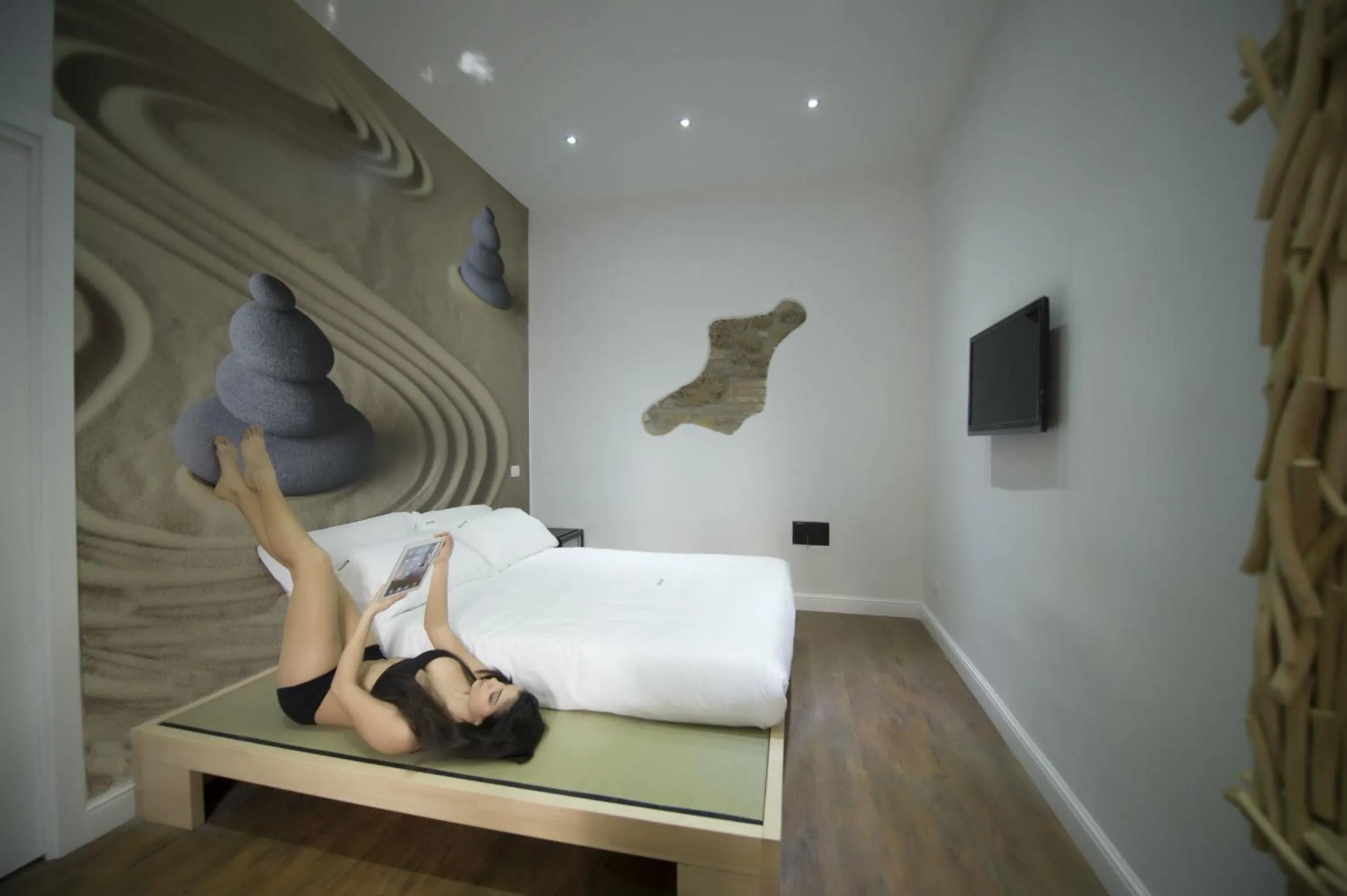 Photo of the whole room, Bed in 7 Inn Spanish Steps