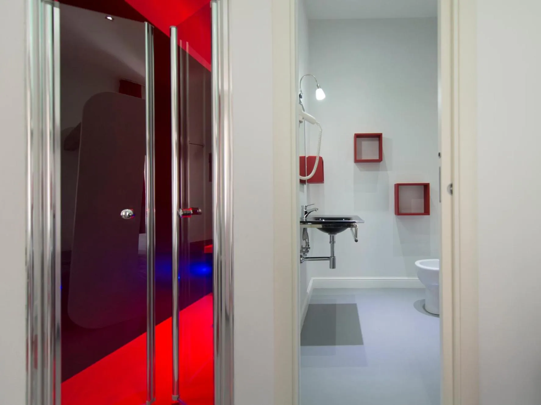 Bathroom in 7 Inn Spanish Steps