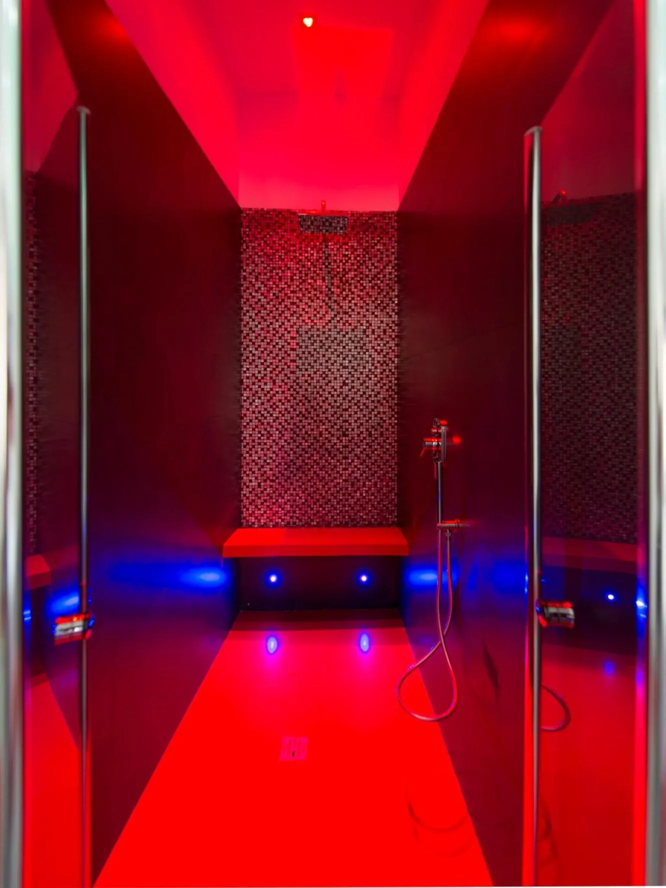 Shower in 7 Inn Spanish Steps