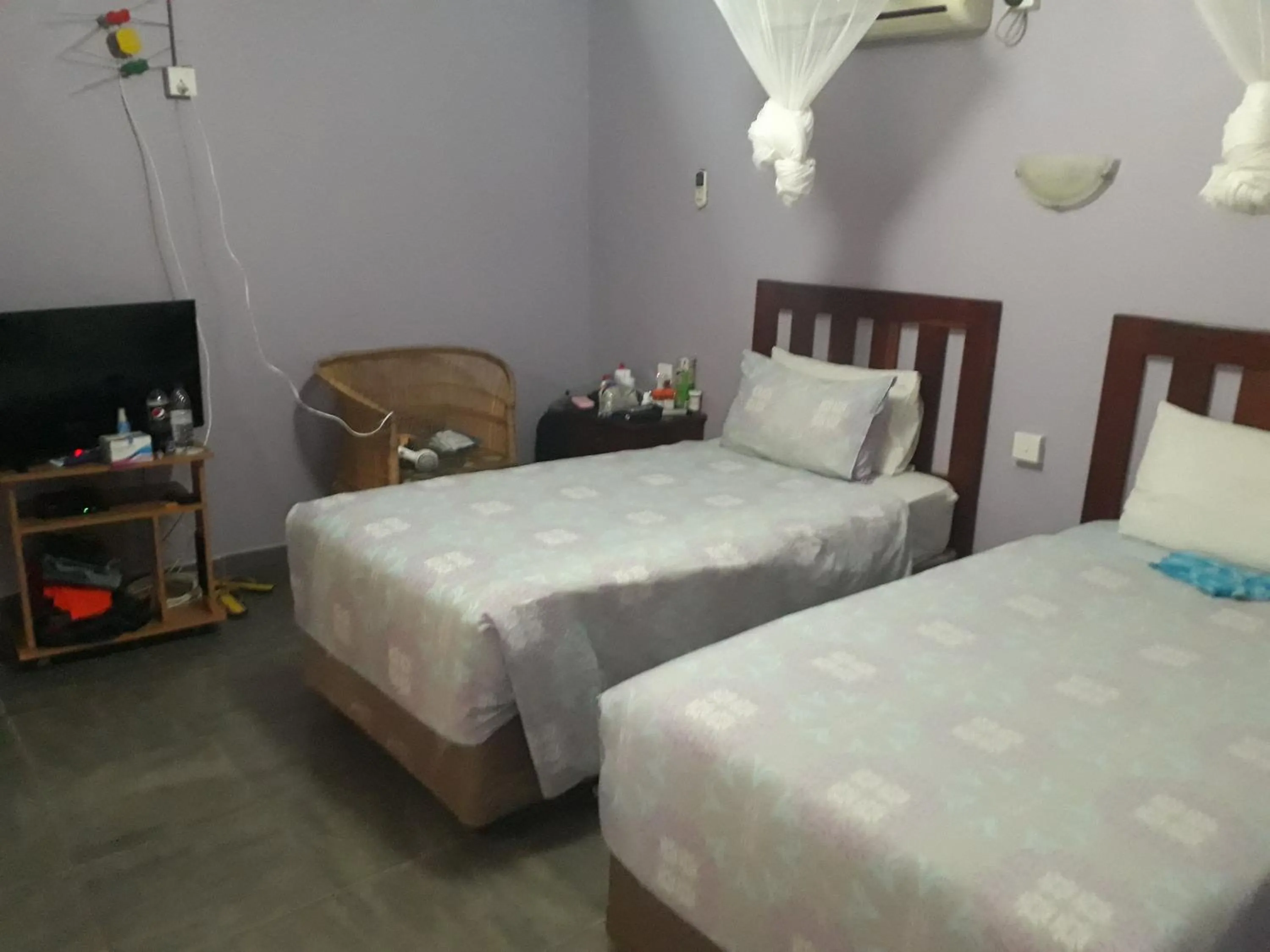 Bedroom, Bed in Gloria's Bed and Breakfast