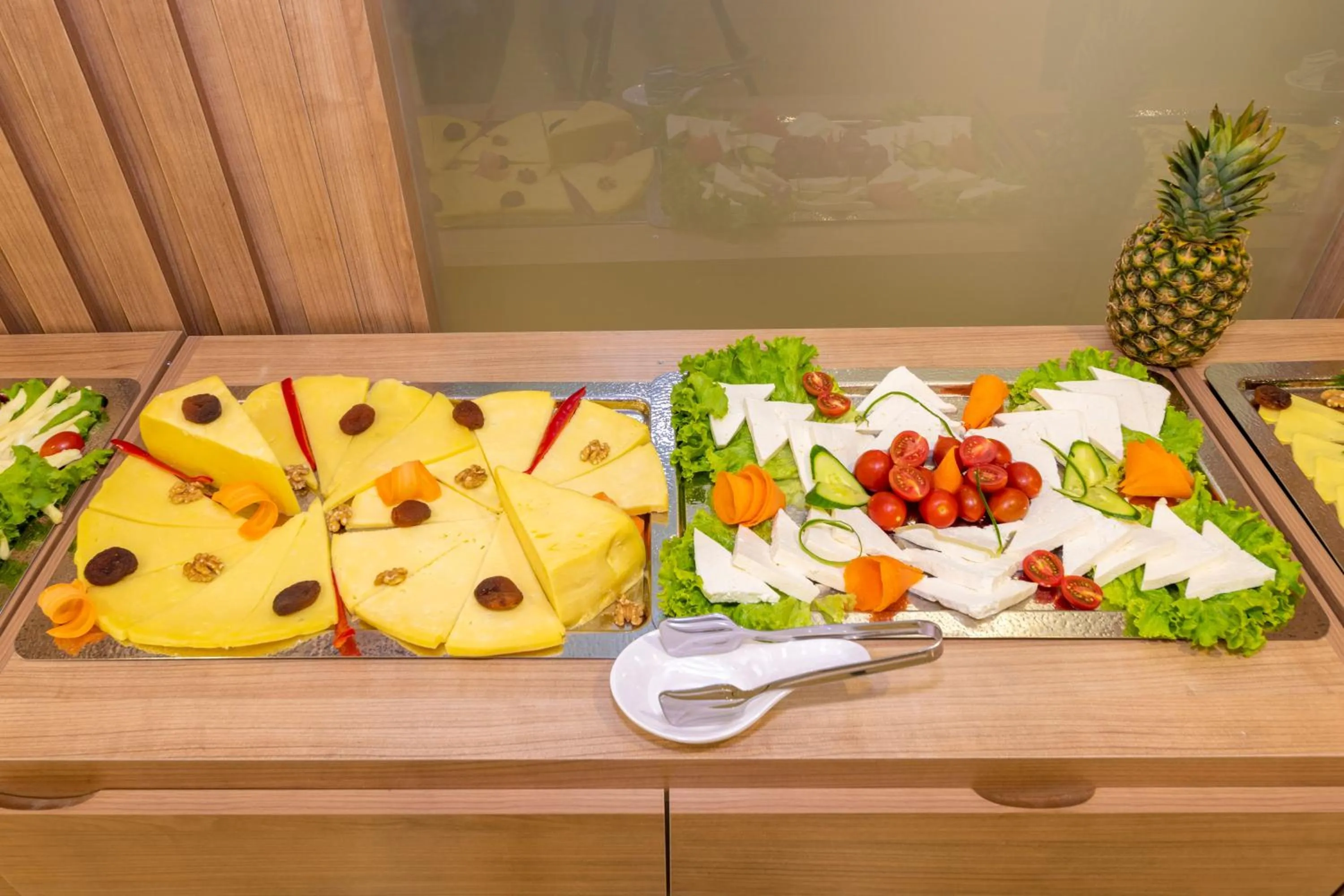 Food and drinks in 38 Hotel