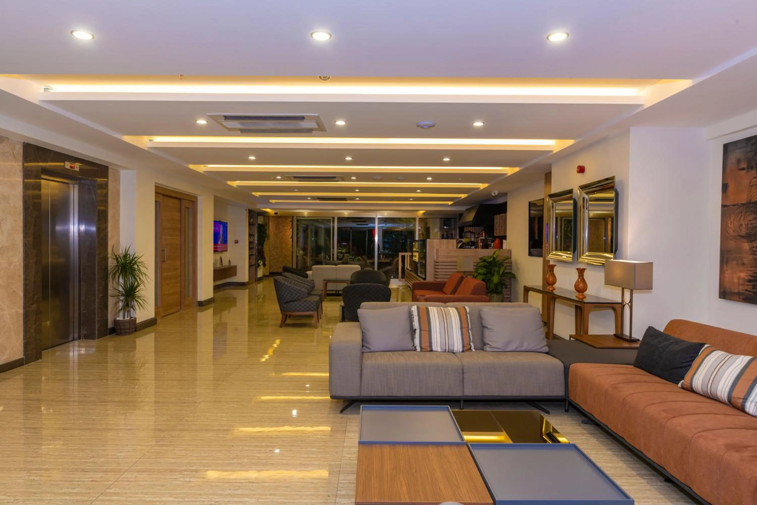 Lobby or reception in 38 Hotel