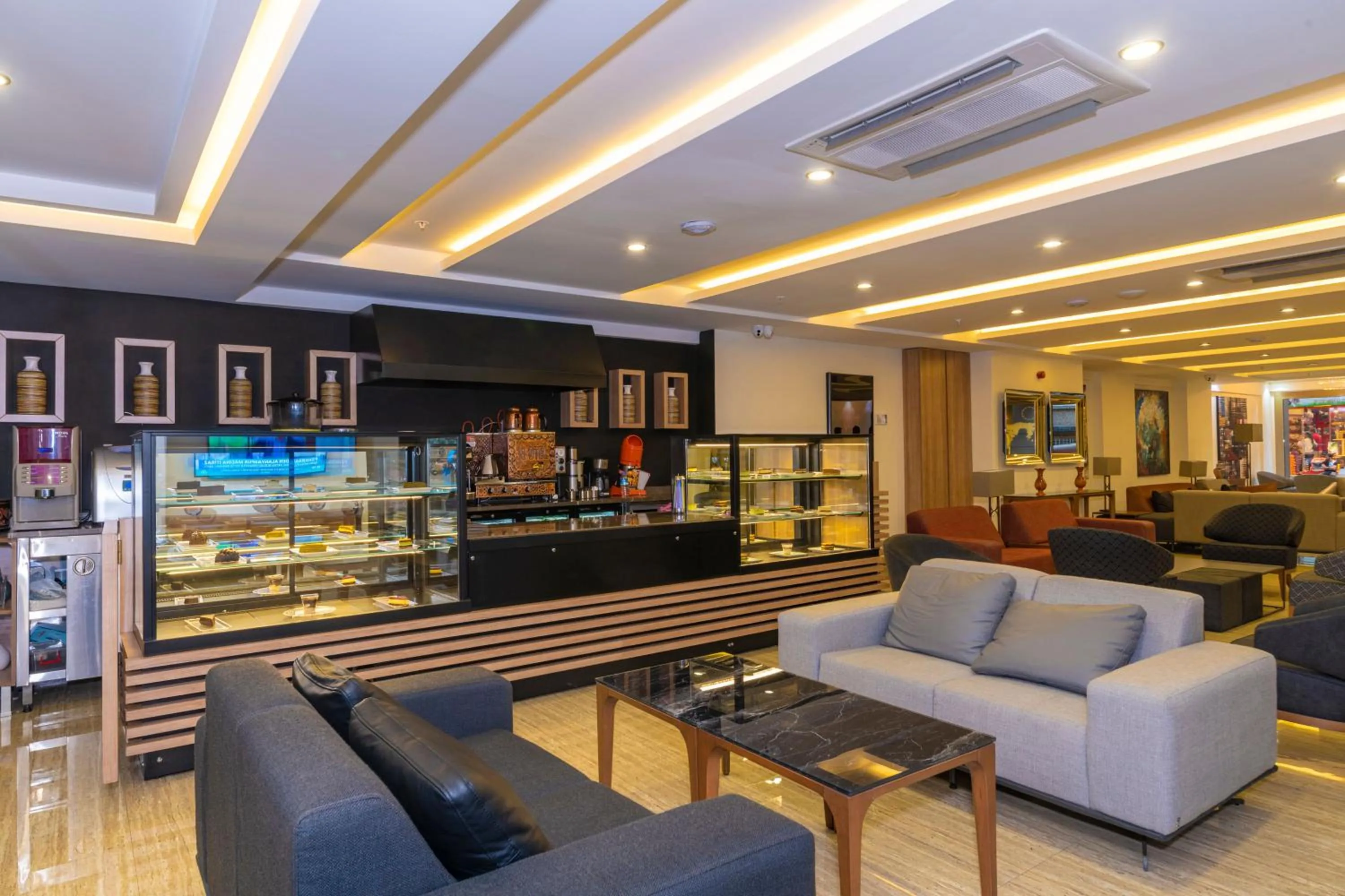 Lobby or reception in 38 Hotel