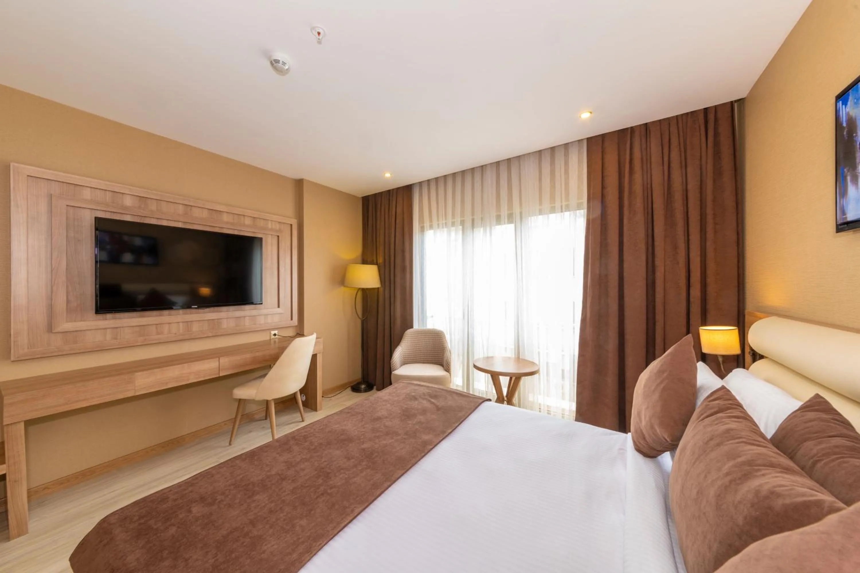 TV and multimedia, Bed in 38 Hotel