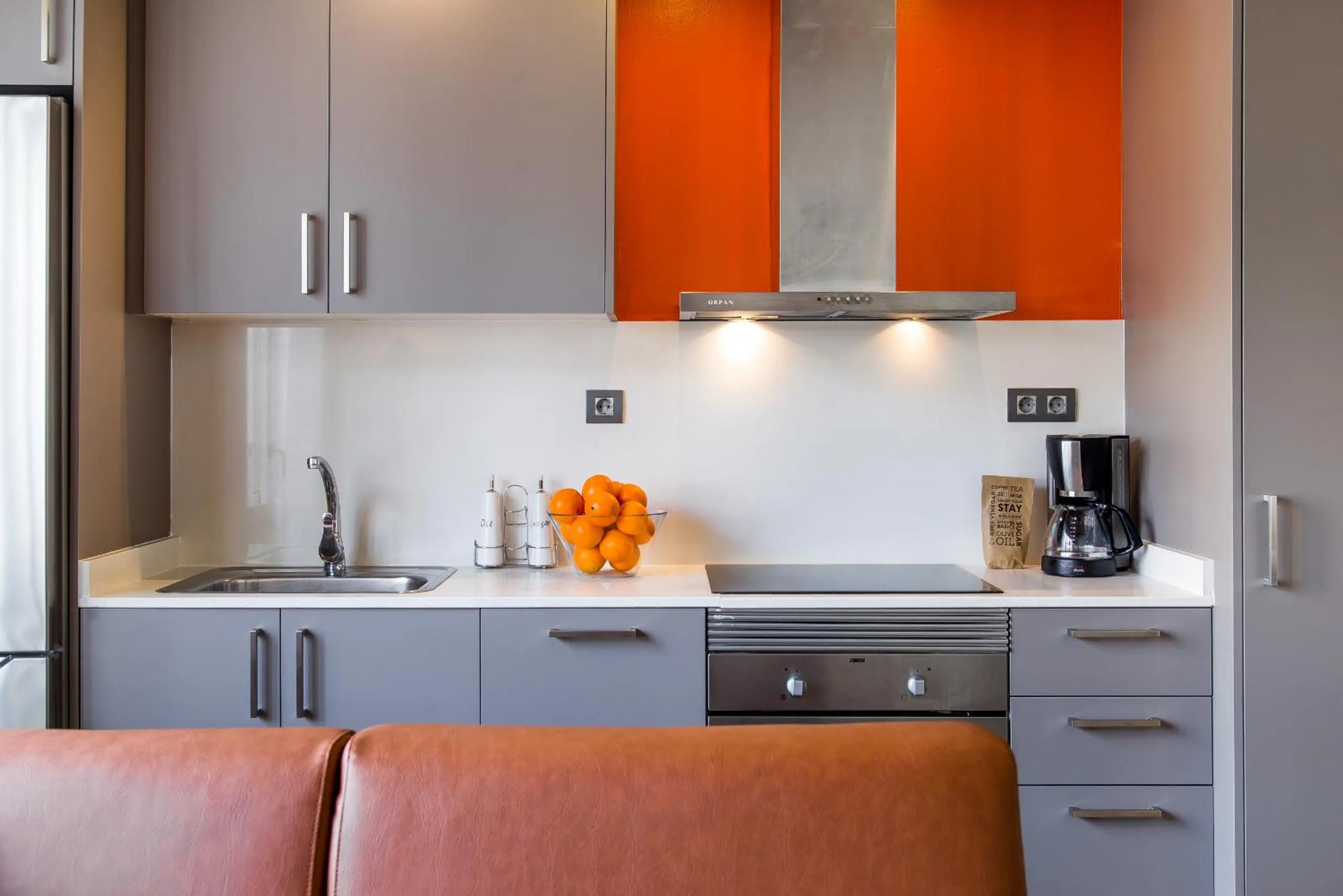 Kitchen or kitchenette in Ola Living Music