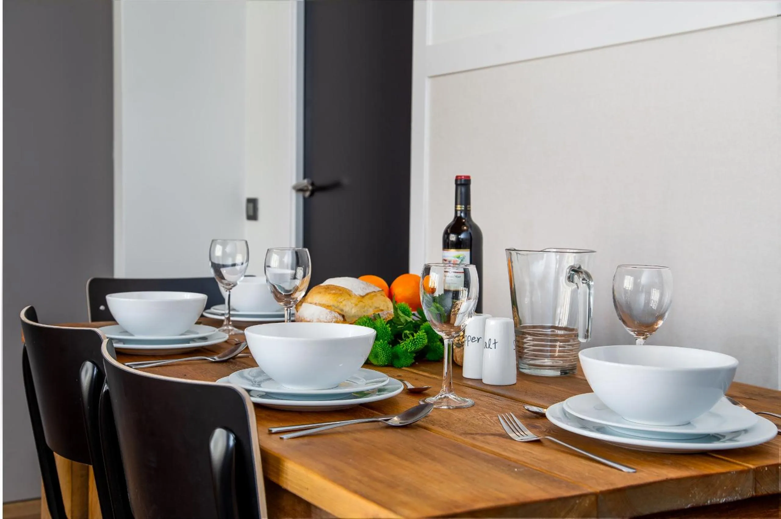 Communal lounge/ TV room in Ola Living Music