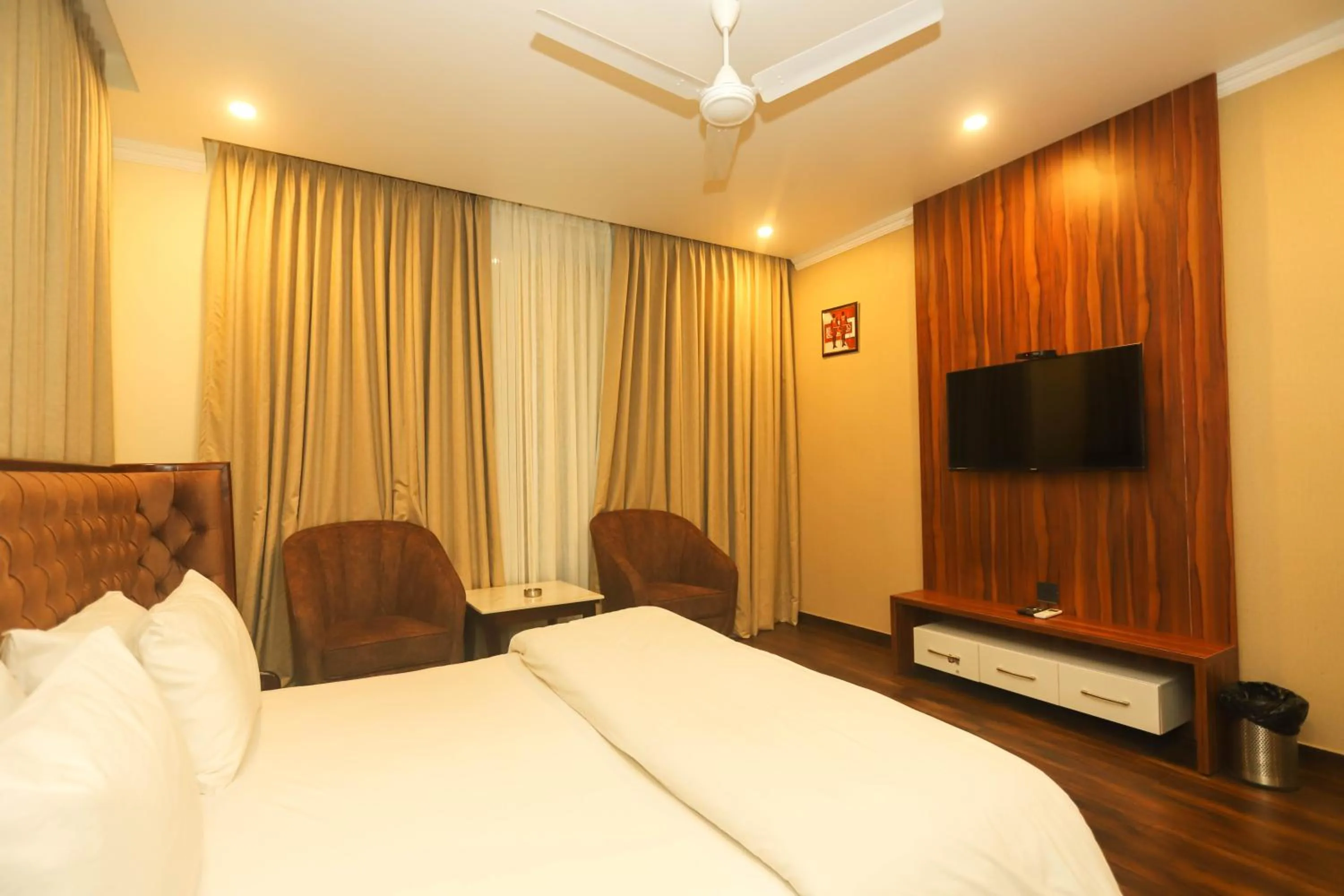 Bedroom, Bed in Hotel Pong View