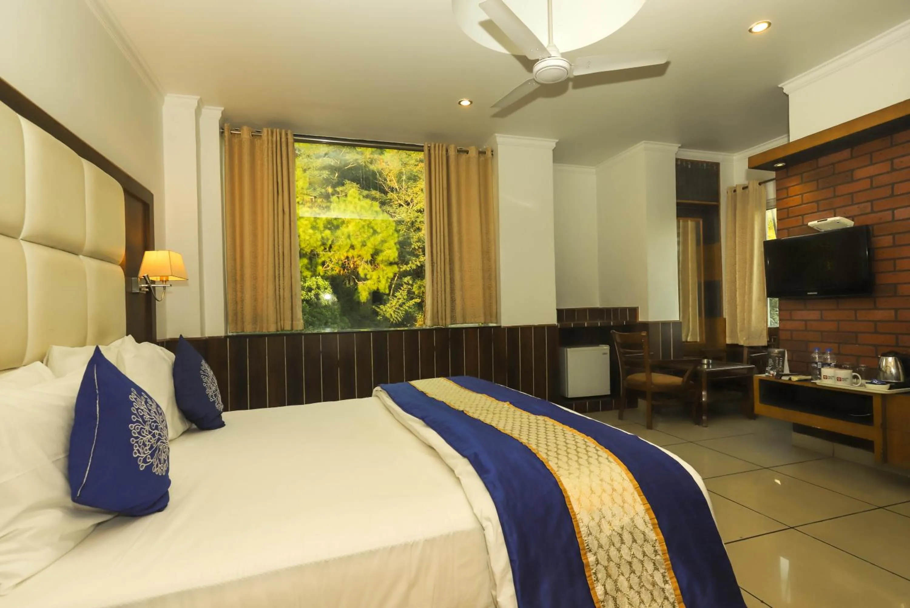 Bedroom, Bed in Hotel Pong View