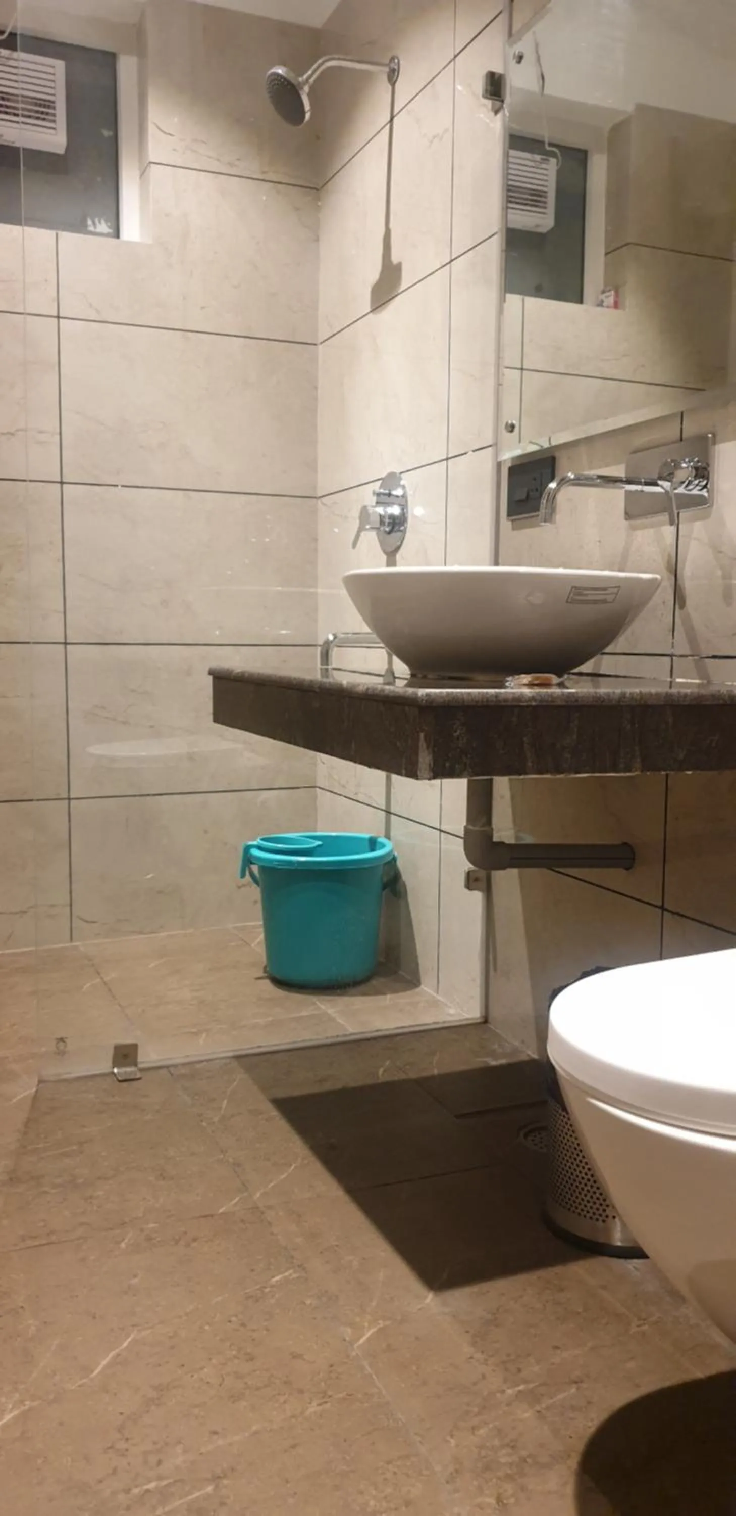 Shower in Hotel Pong View