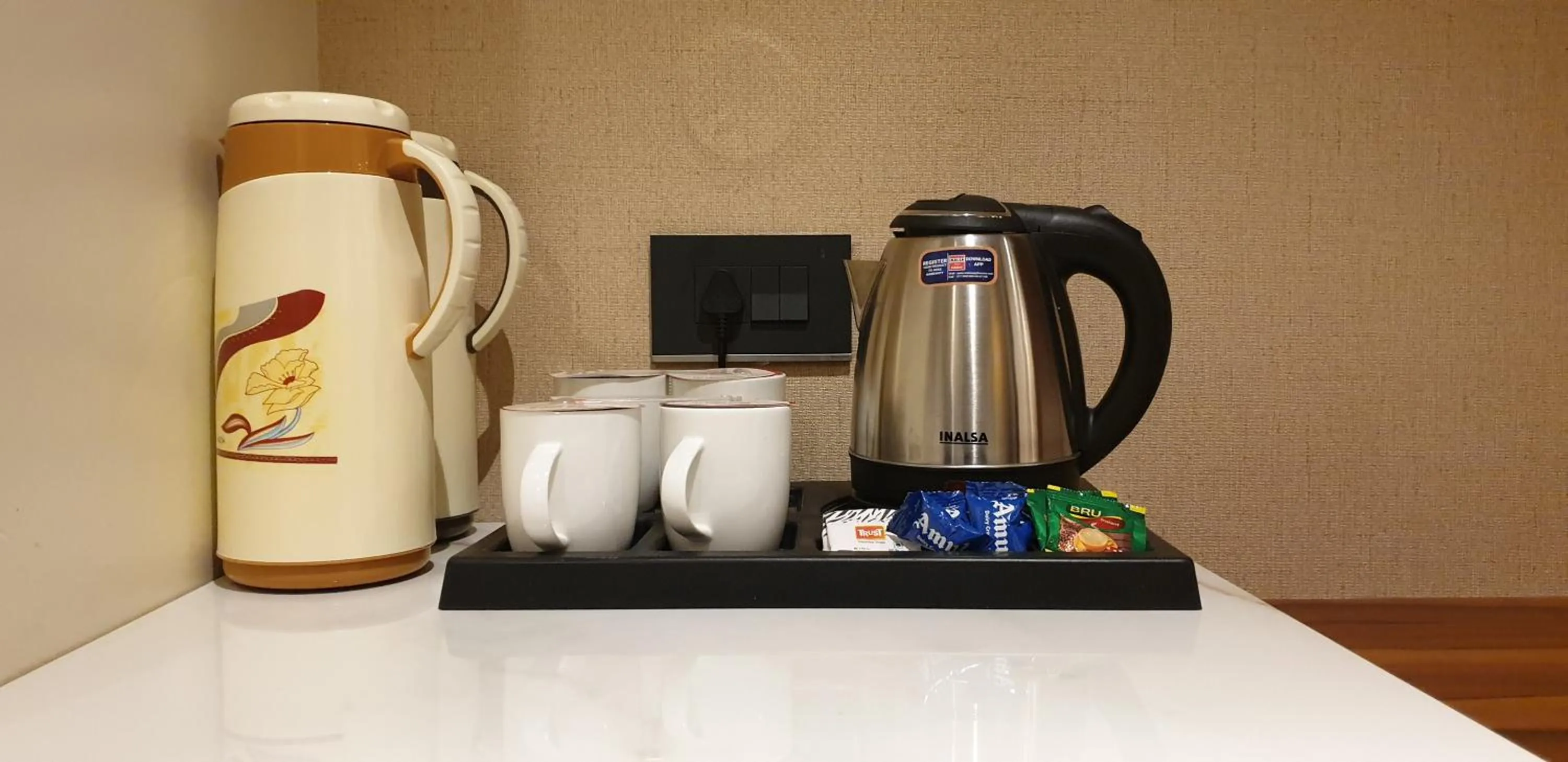 Coffee/tea facilities in Hotel Pong View