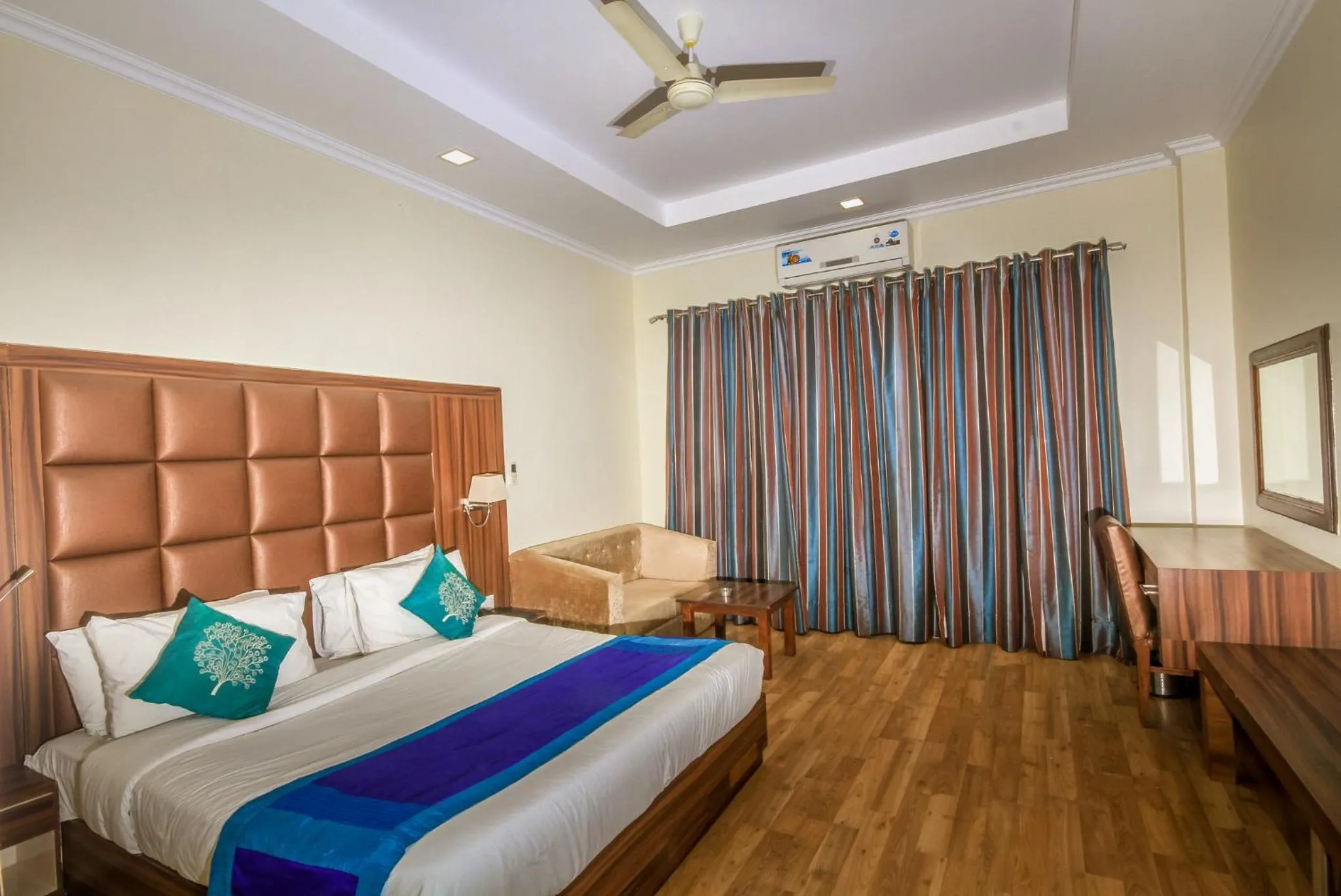 Bed in Hotel Pong View