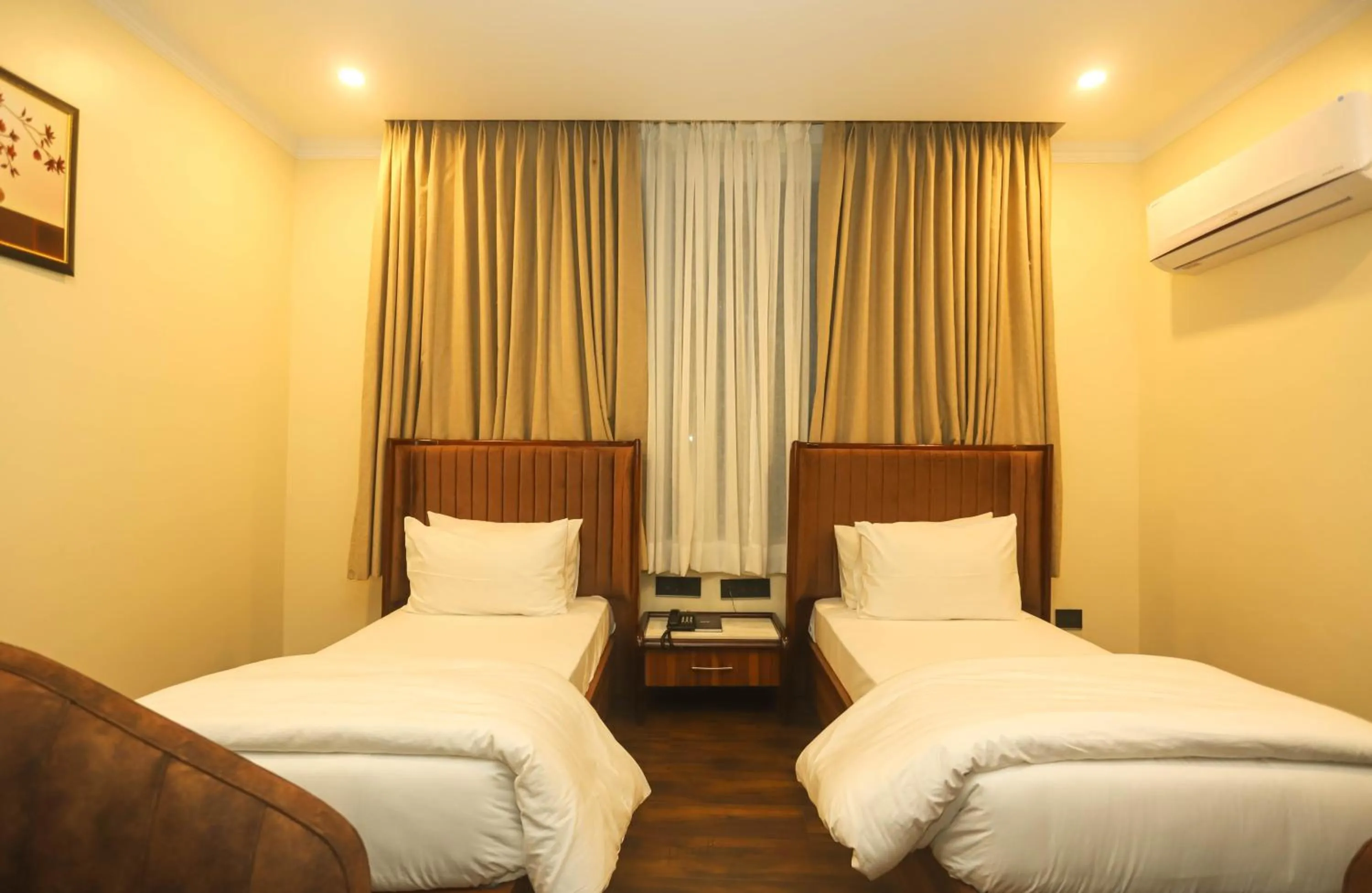 Bed in Hotel Pong View