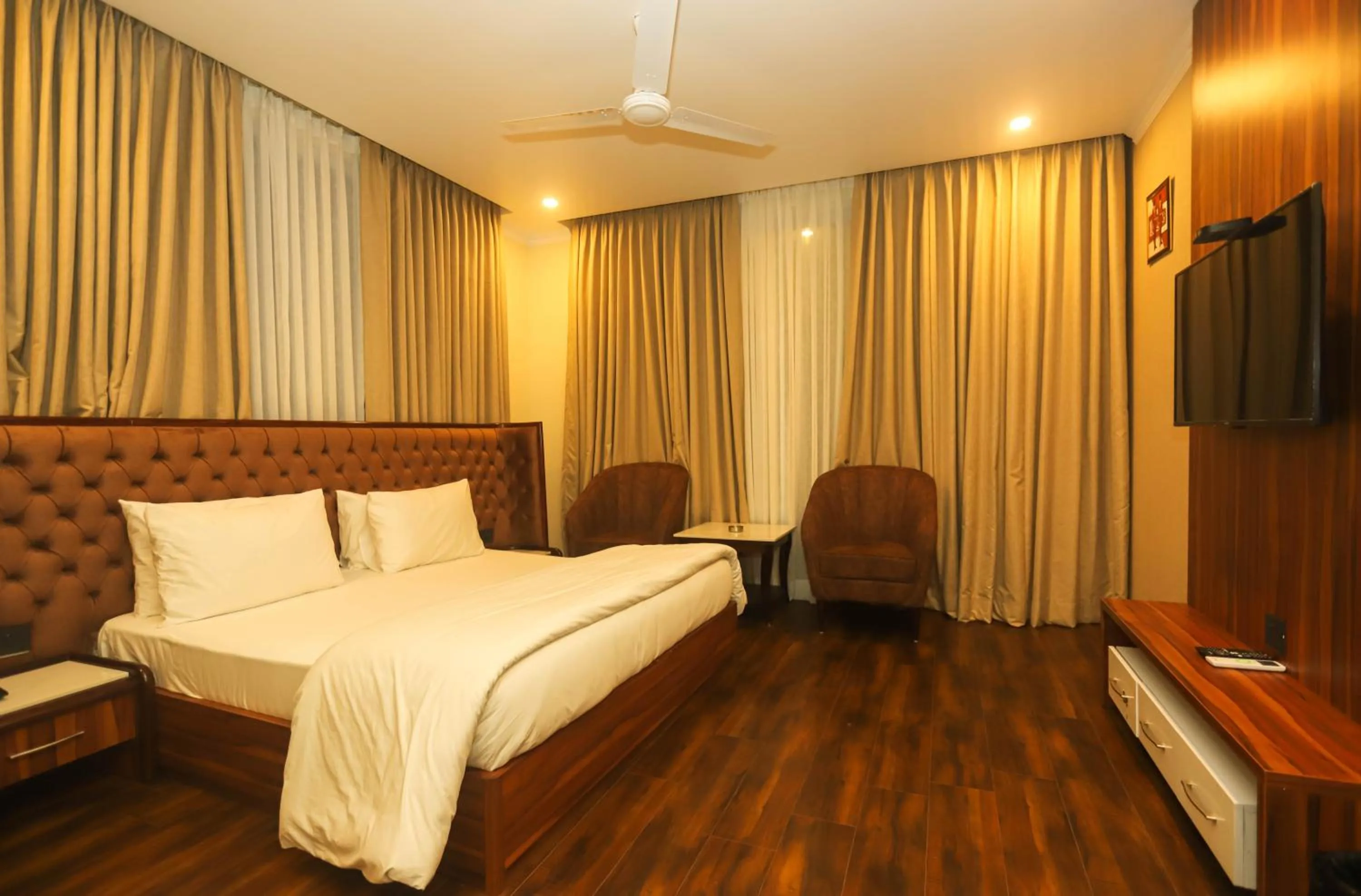 Bedroom, Bed in Hotel Pong View