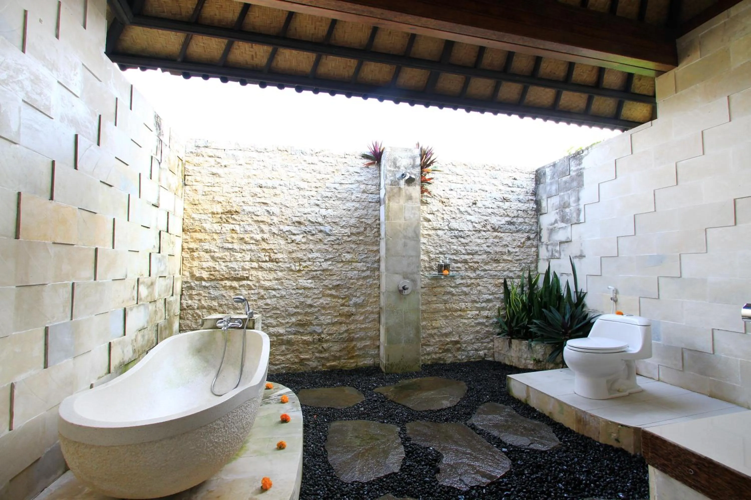 Shower in Pondok Naya Ubud